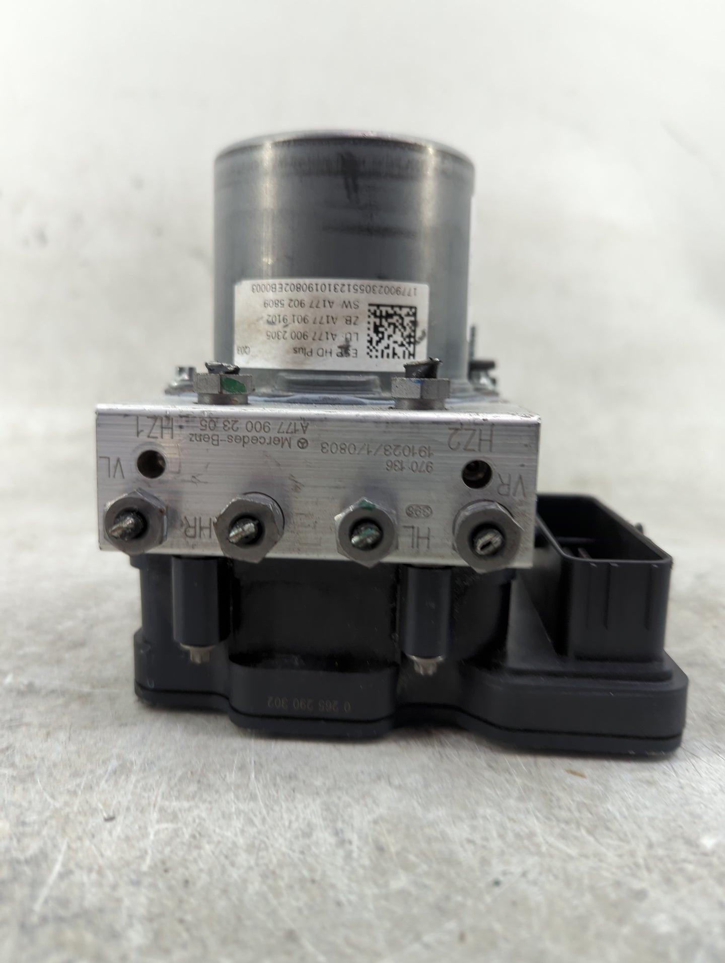 2020 Mercedes-Benz A-Class ABS Pump Control Module Replacement P/N:A1779002305 A1779015809, A1779015104, A1779002306 Fits OE