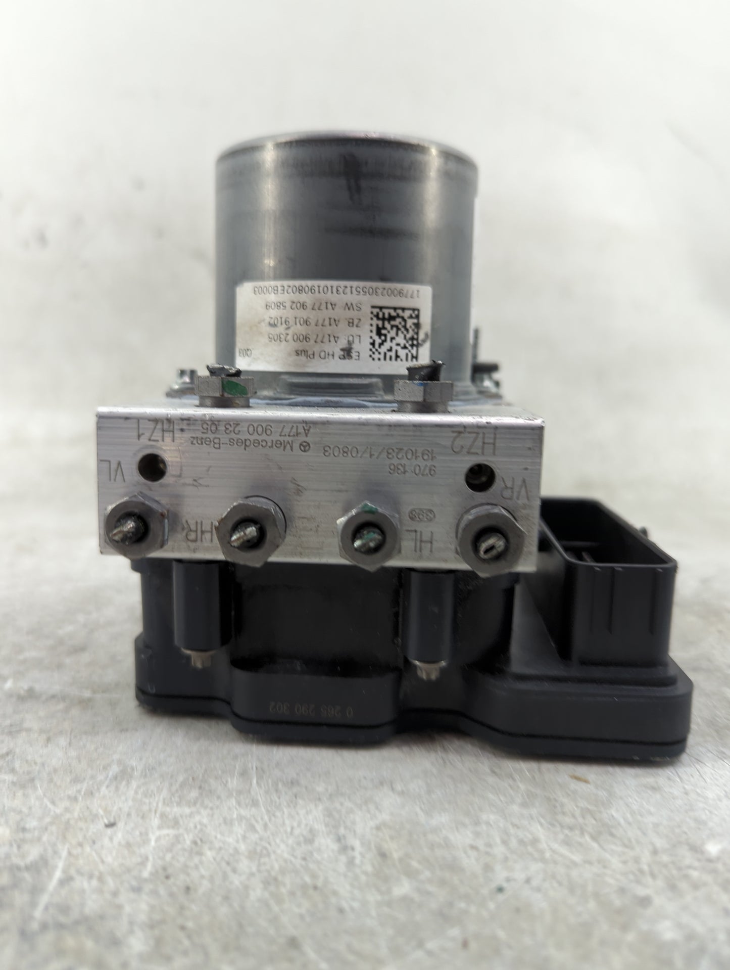 2020 Mercedes-Benz A-Class ABS Pump Control Module Replacement P/N:A1779002305 A1779015809, A1779015104, A1779002306 Fits OE