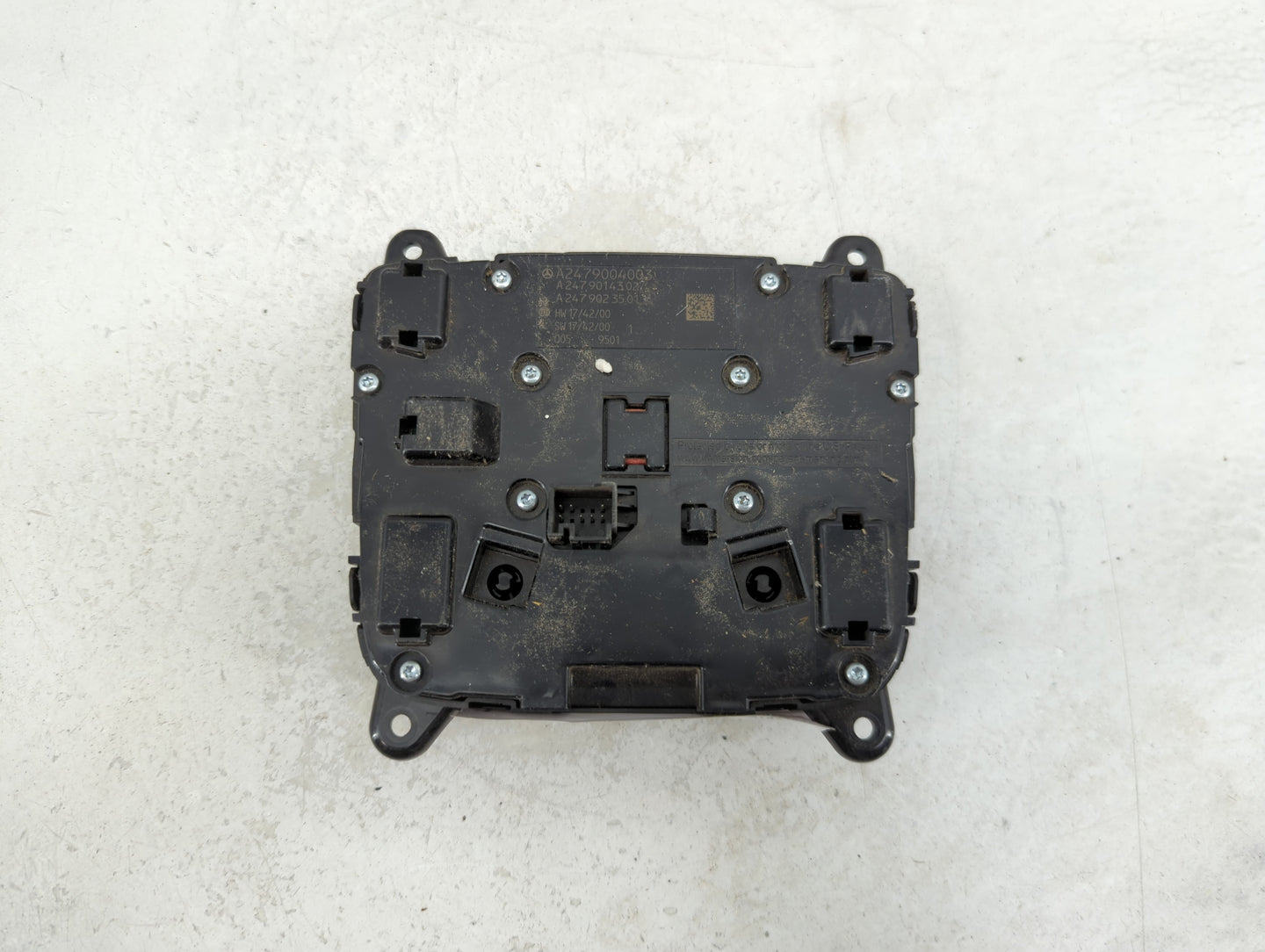 2020 Mercedes-Benz A35 Amg Radio AM FM Cd Player Receiver Replacement P/N:A 247 902 35 01 A2479014302, A2479004003 Fits Fits