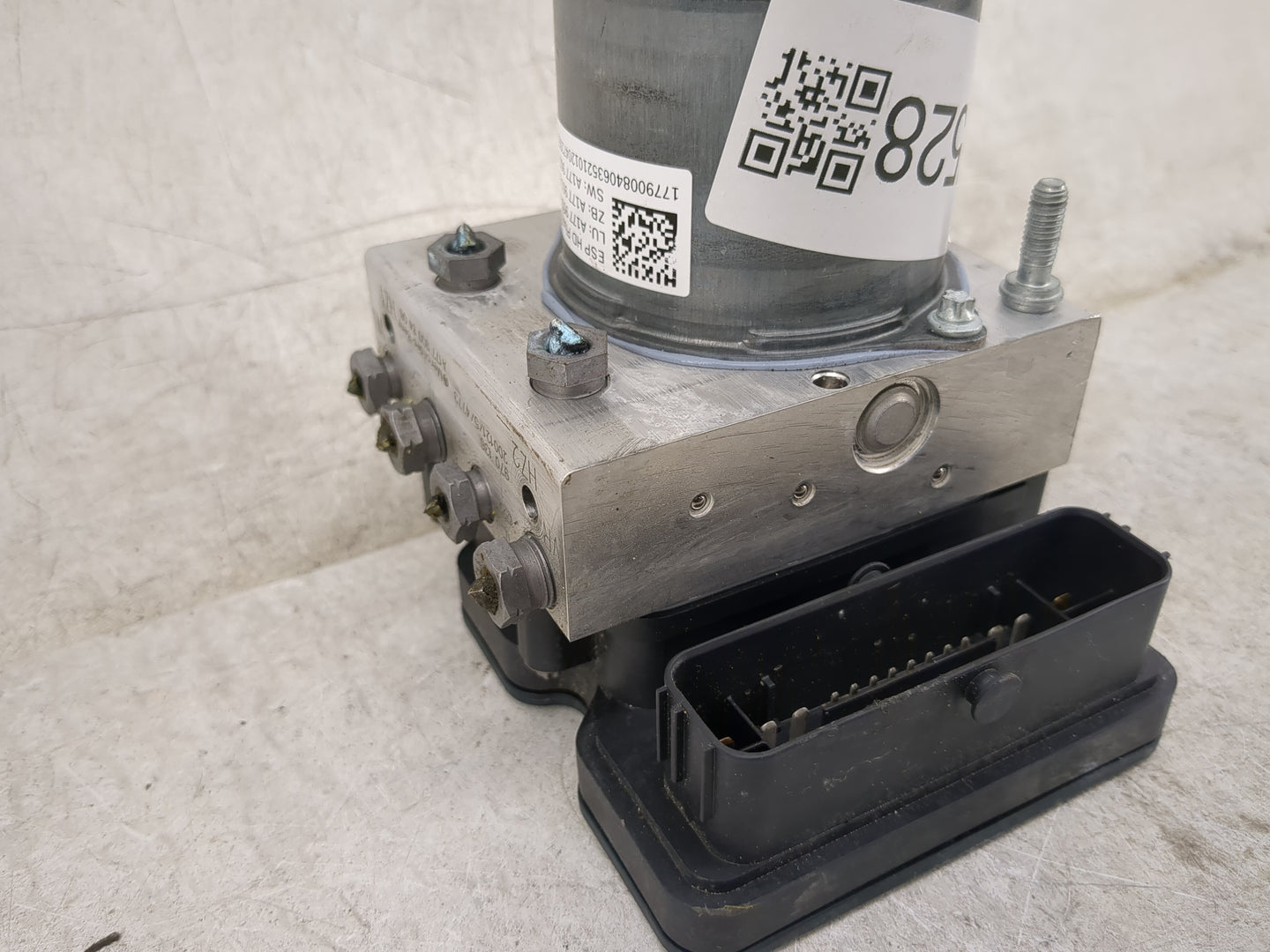 2020 Mercedes-Benz A35 Amg ABS Pump Control Module Replacement P/N:A177 900 84 06 Fits OEM Used Auto Parts - Oemusedautopart