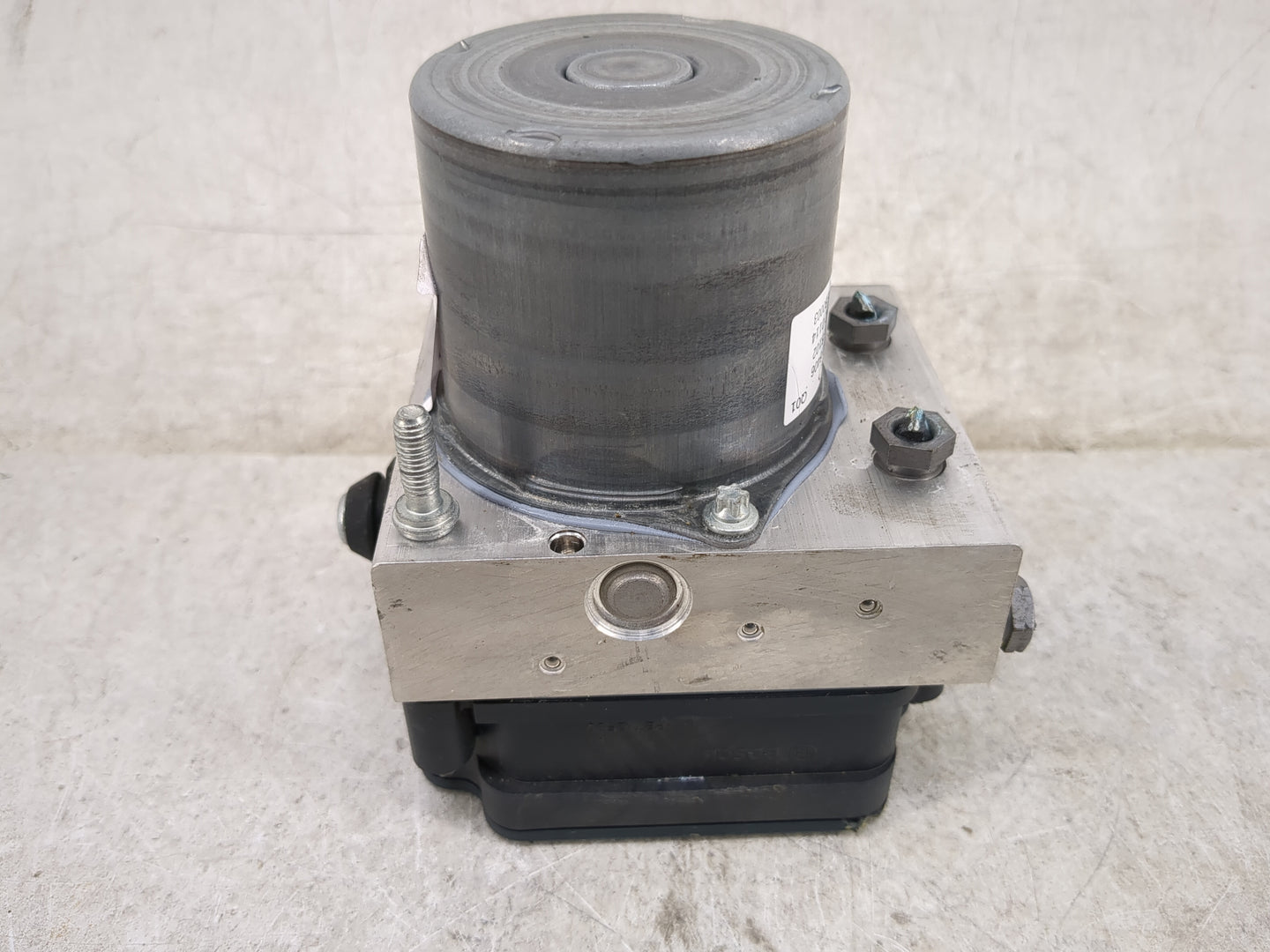 2020 Mercedes-Benz A35 Amg ABS Pump Control Module Replacement P/N:A177 900 84 06 Fits OEM Used Auto Parts - Oemusedautopart