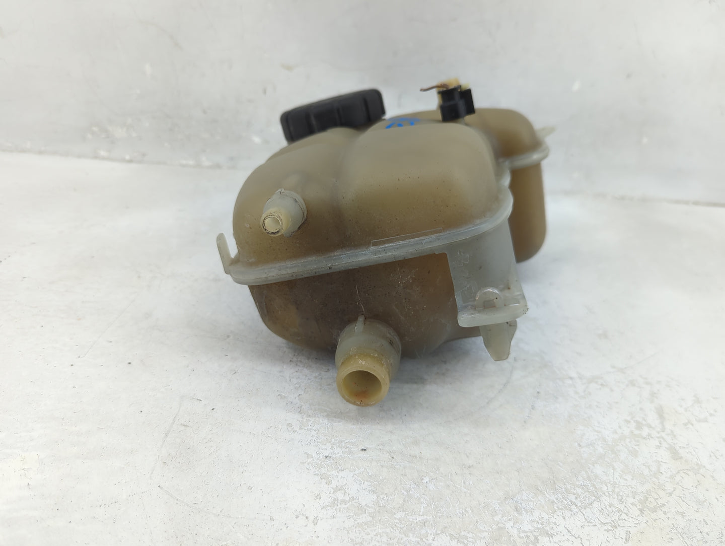 2020 Cla250 Radiator Coolant Overflow Expansion Tank Bottle - Oemusedautoparts1.com