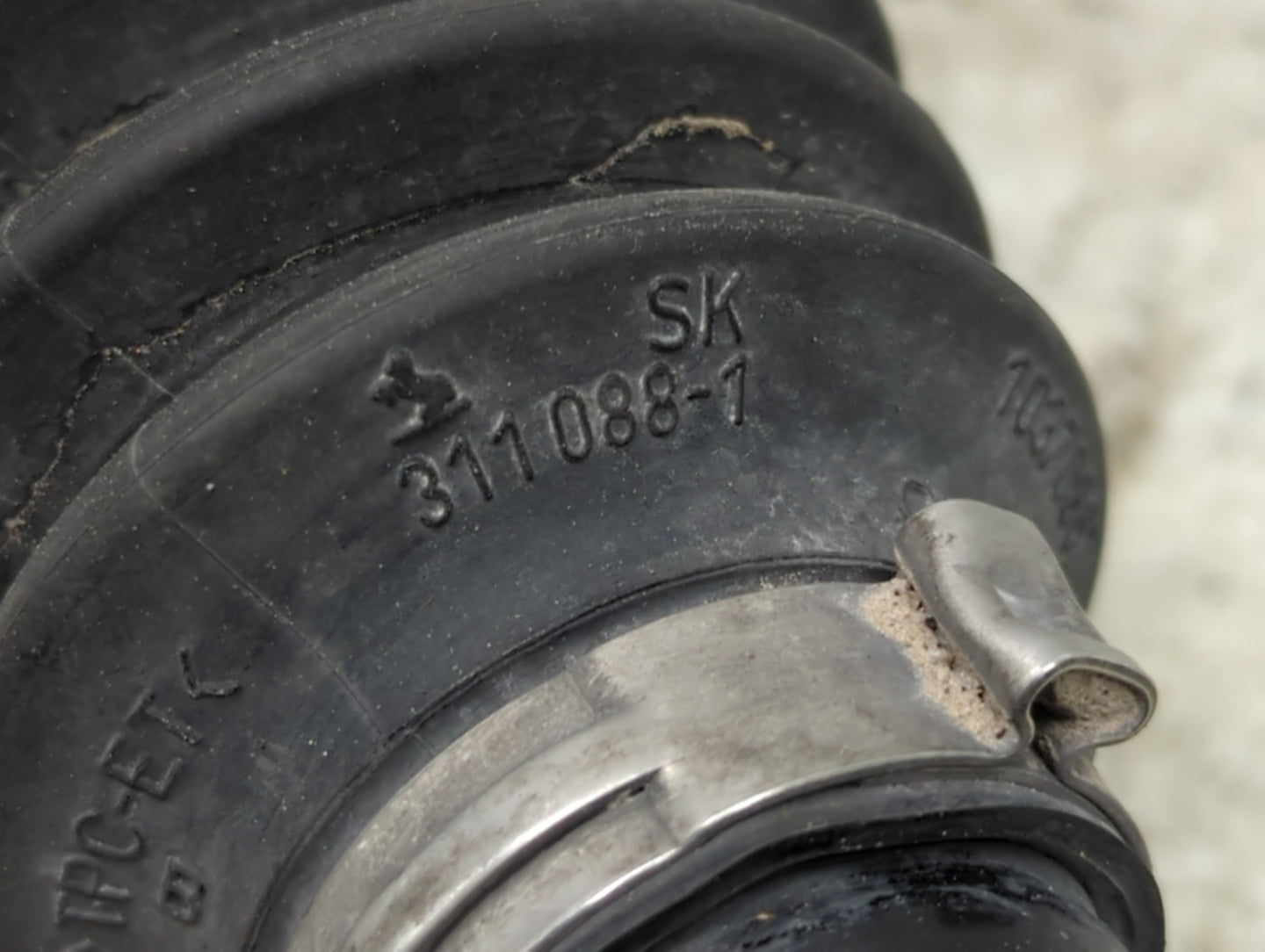 2020-2021 Mercedes-benz Cla250 Axle Shaft Front Driver Cv C/v - Oemusedautoparts1.com