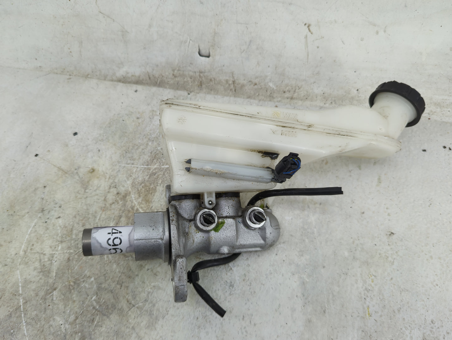 2020 Mercedes-benz Gla250 Brake Master Cylinder - Oemusedautoparts1.com