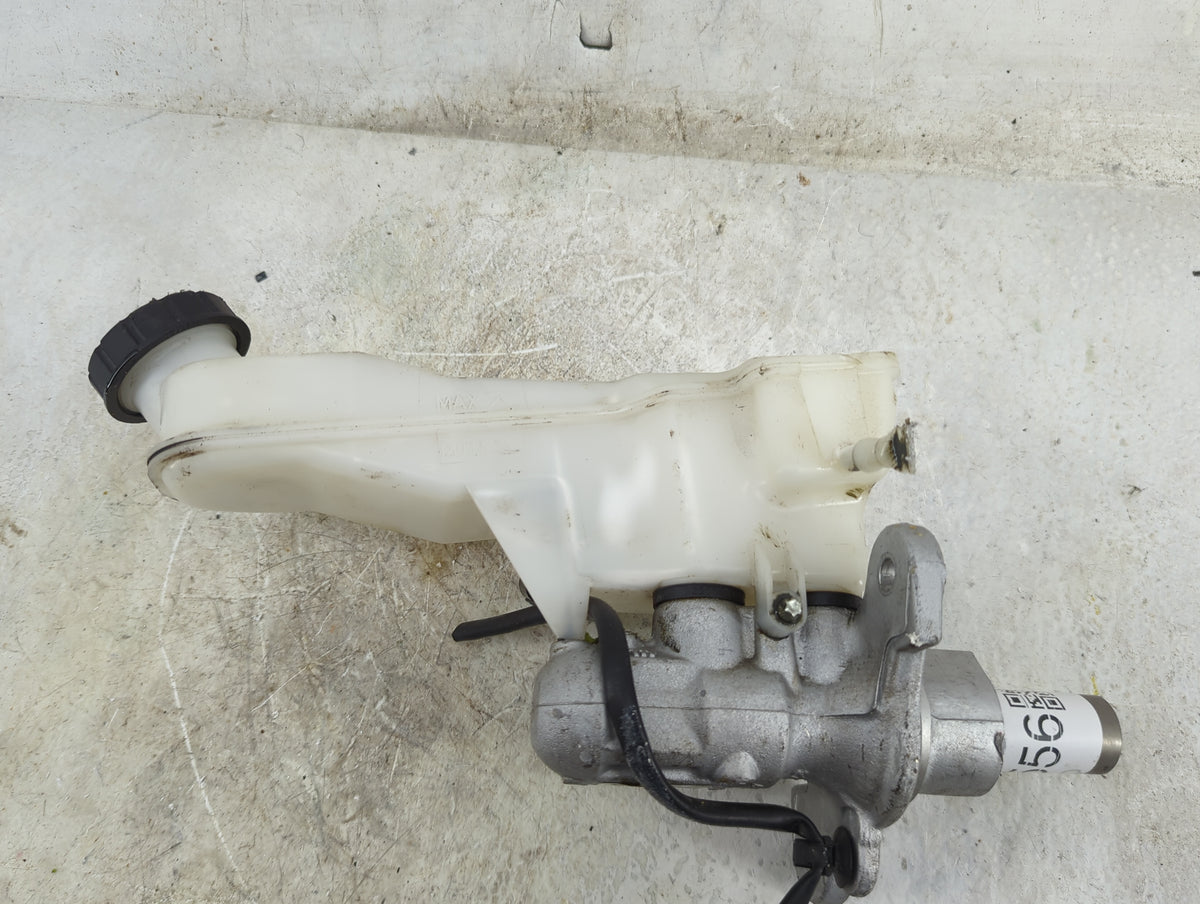 2020 Mercedes-benz Gla250 Brake Master Cylinder - Oemusedautoparts1.com