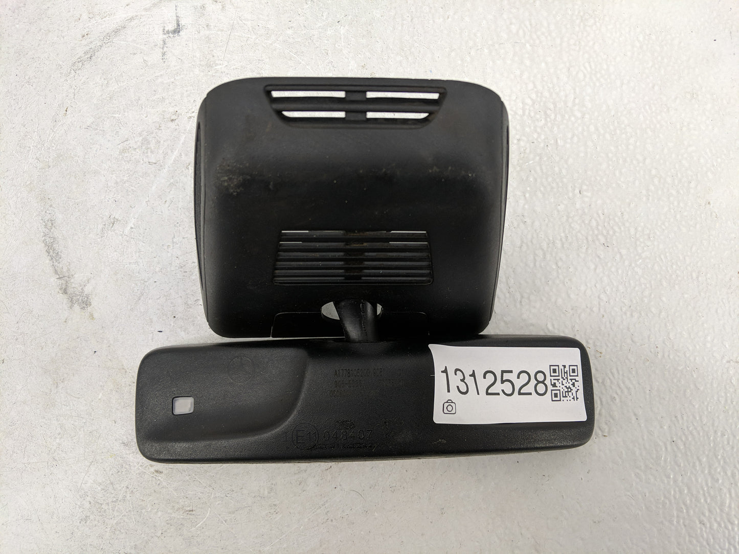 2020 Mercedes-Benz Glc300 Interior Rear View Mirror Replacement OEM P/N:E11048407 Fits OEM Used Auto Parts - Oemusedautopart