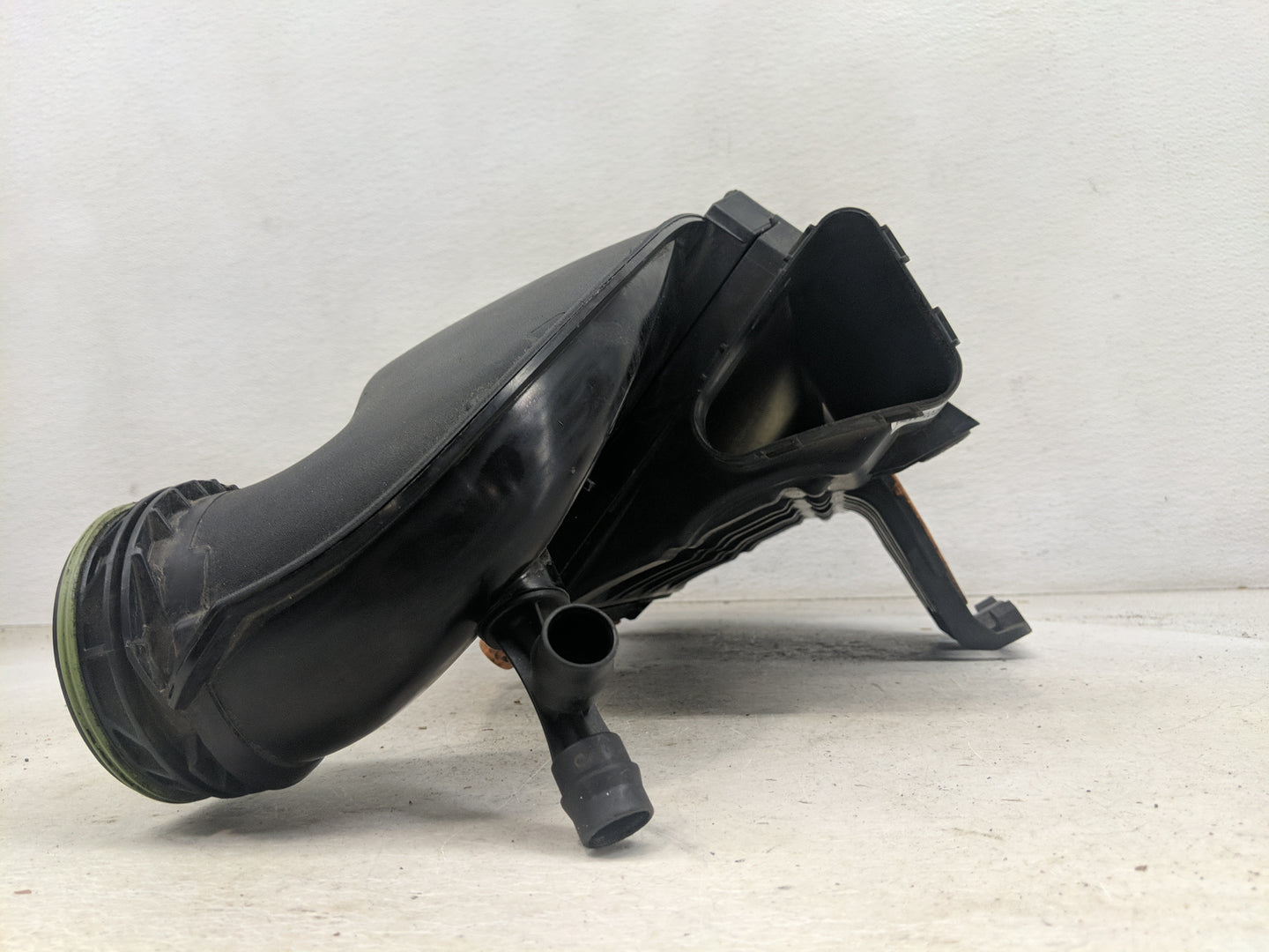 2020-2020 Mercedes-benz Glc300 Air Cleaner Intake-duct Hose Tube - Oemusedautoparts1.com