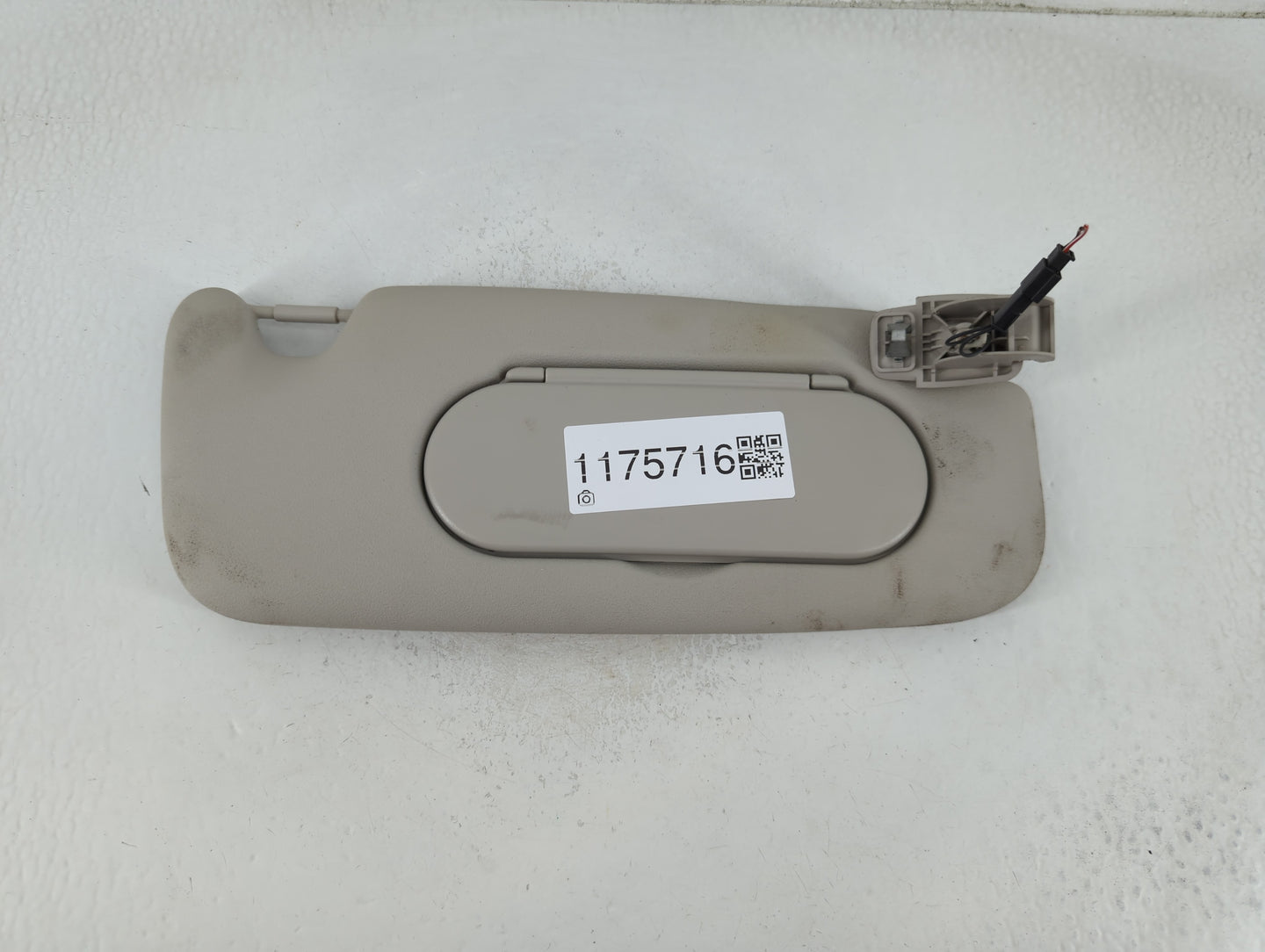 2020 Mini Cooper Sun Visor Shade Replacement Passenger Right Mirror Fits OEM Used Auto Parts - Oemusedautoparts1.com