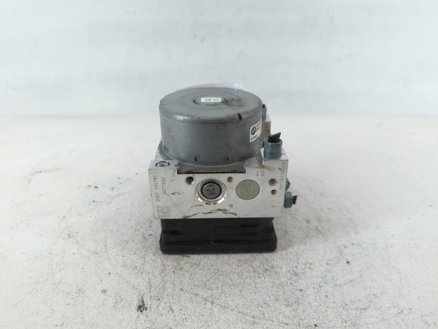 2020 Mini Cooper ABS Pump Control Module Replacement P/N:3451-6898337-01 Fits OEM Used Auto Parts - Oemusedautoparts1.com