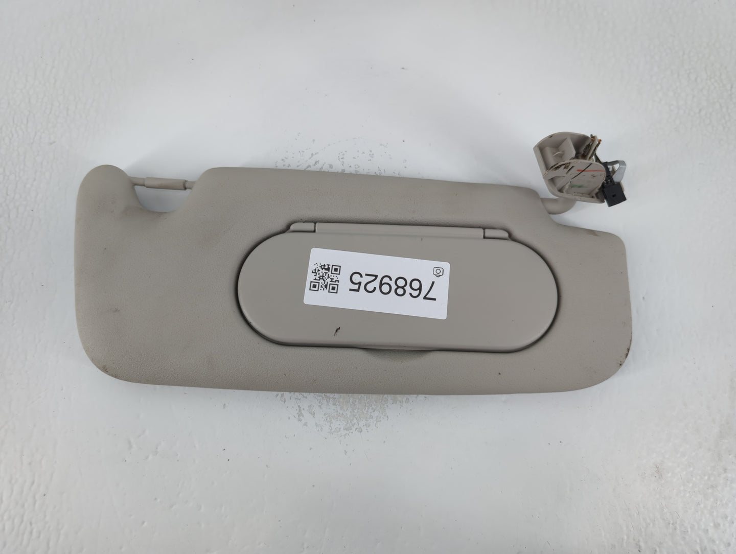 2020 Mini Cooper Sun Visor Shade Replacement Passenger Right Mirror Fits OEM Used Auto Parts - Oemusedautoparts1.com