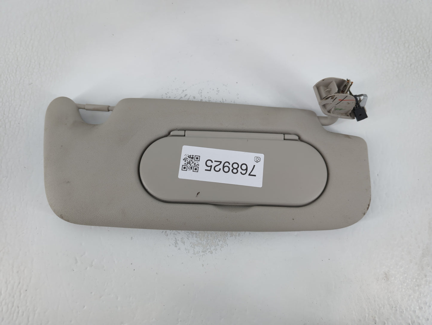 2020 Mini Cooper Sun Visor Shade Replacement Passenger Right Mirror Fits OEM Used Auto Parts - Oemusedautoparts1.com