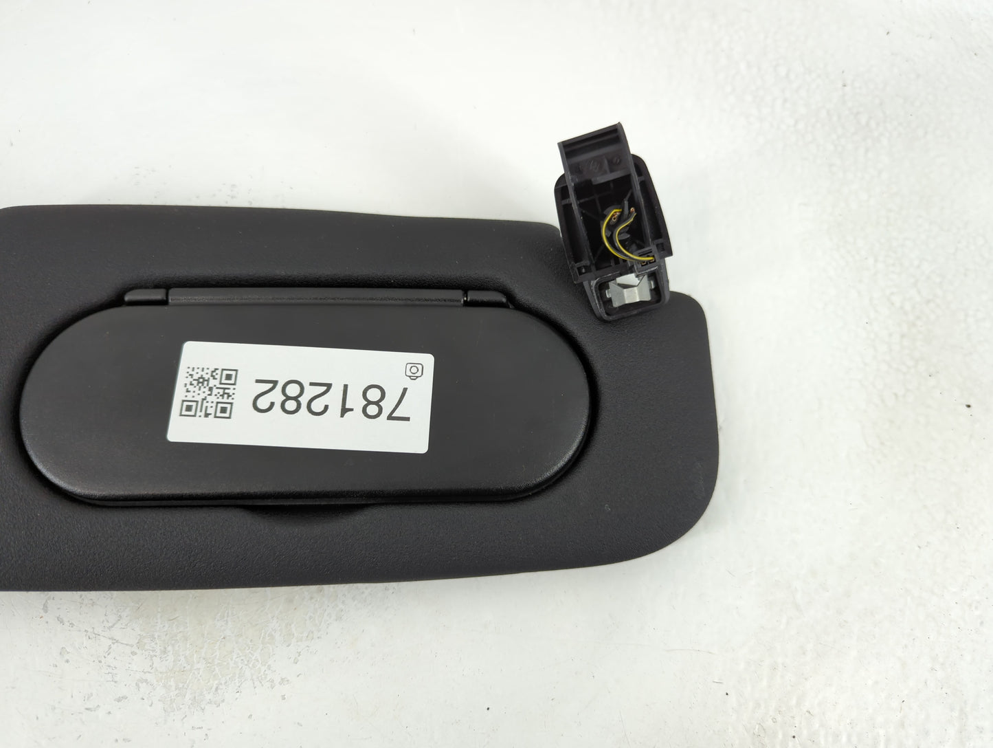 2020 Mini Cooper Sun Visor Shade Replacement Passenger Right Mirror Fits OEM Used Auto Parts - Oemusedautoparts1.com