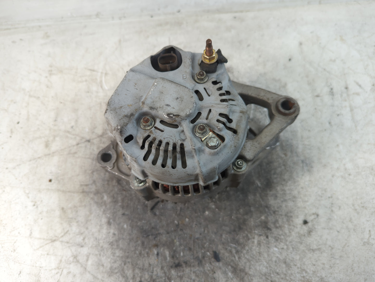 2020 Mitsubishi Eclipse Cross Alternator Replacement Generator Charging Assembly Engine OEM Fits OEM Used Auto Parts - Oemus