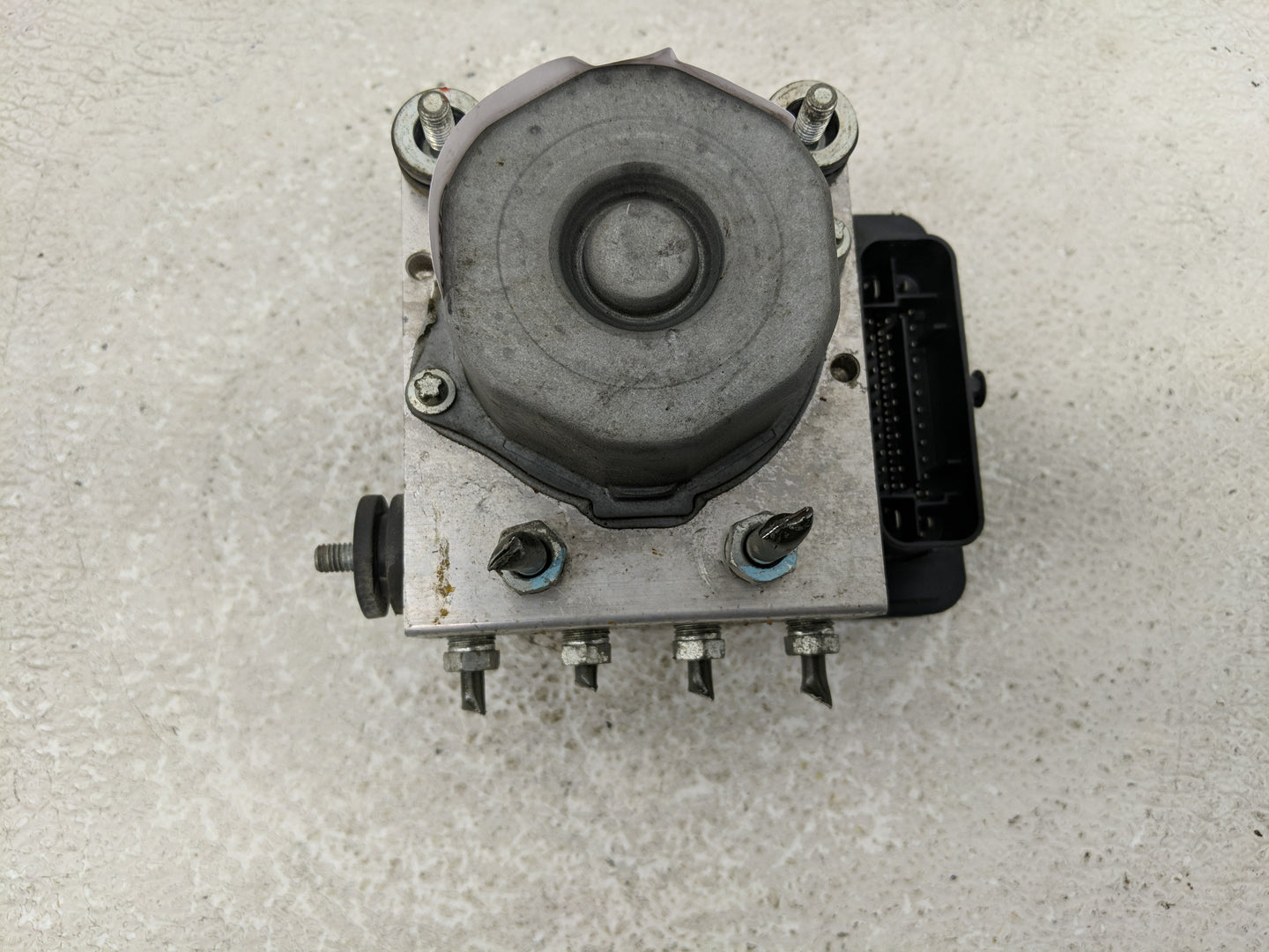 2020 Mitsubishi Mirage ABS Pump Control Module Replacement P/N:4670B492 Fits OEM Used Auto Parts - Oemusedautoparts1.com