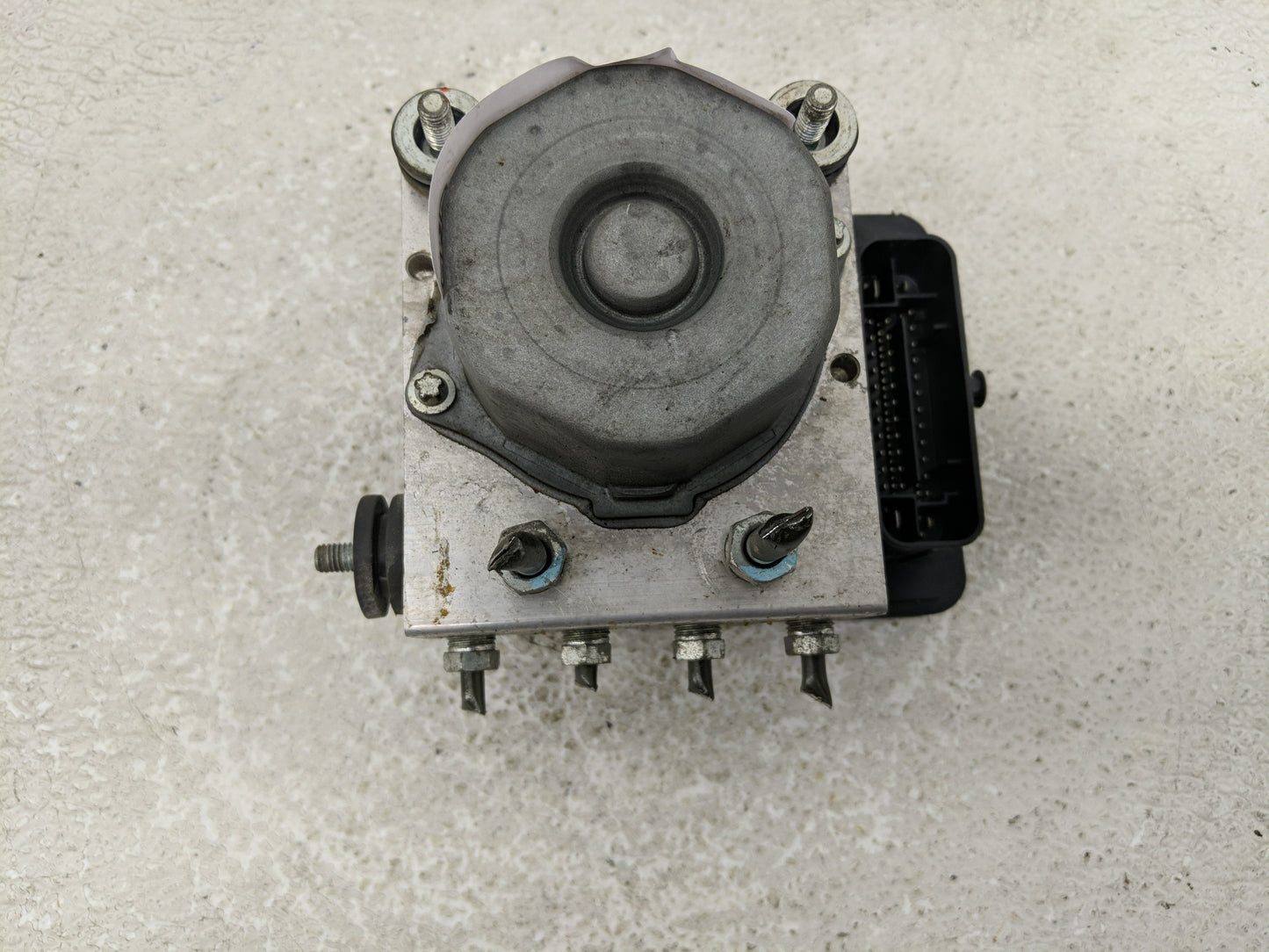 2020 Mitsubishi Mirage ABS Pump Control Module Replacement P/N:4670B492 Fits OEM Used Auto Parts - Oemusedautoparts1.com