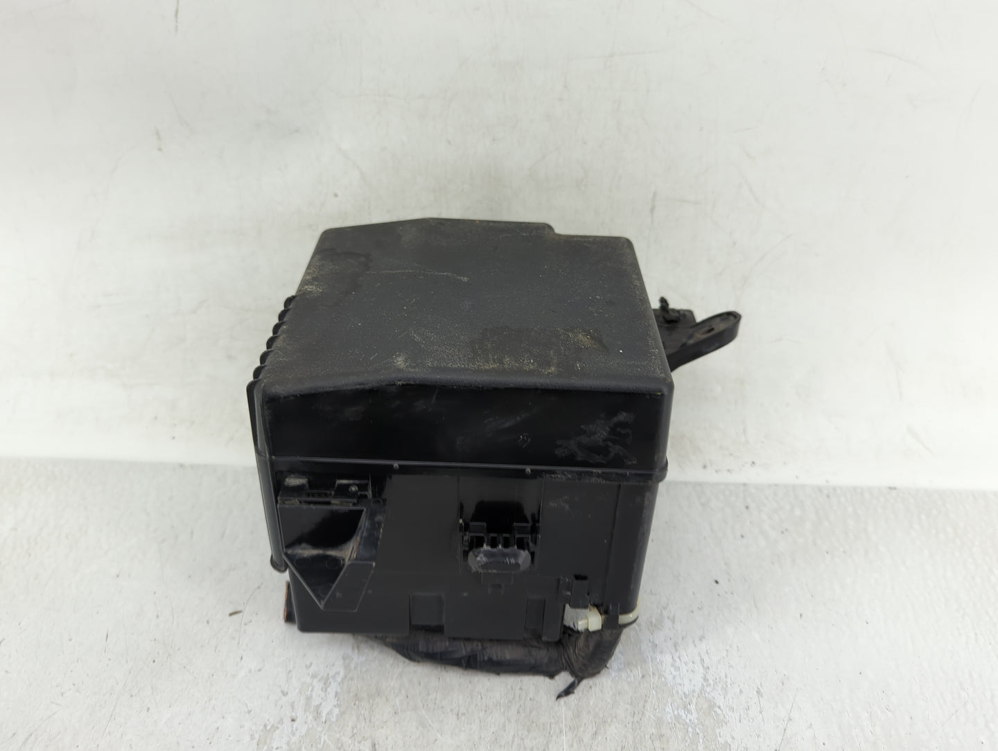 2014 Mitsubishi Mirage Fusebox Fuse Box Panel Relay Module Fits OEM Used Auto Parts - Oemusedautoparts1.com
