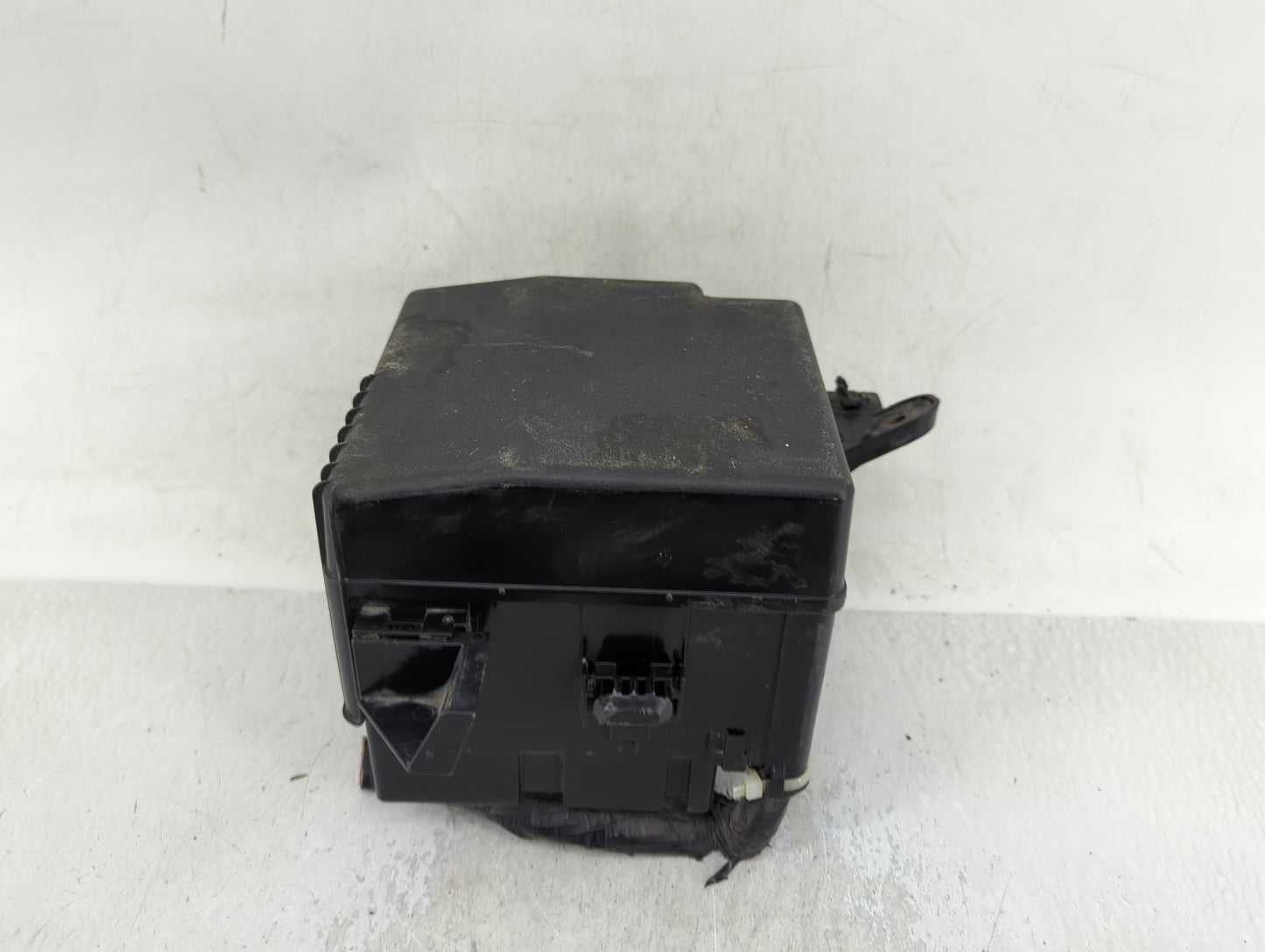 2014 Mitsubishi Mirage Fusebox Fuse Box Panel Relay Module Fits OEM Used Auto Parts - Oemusedautoparts1.com