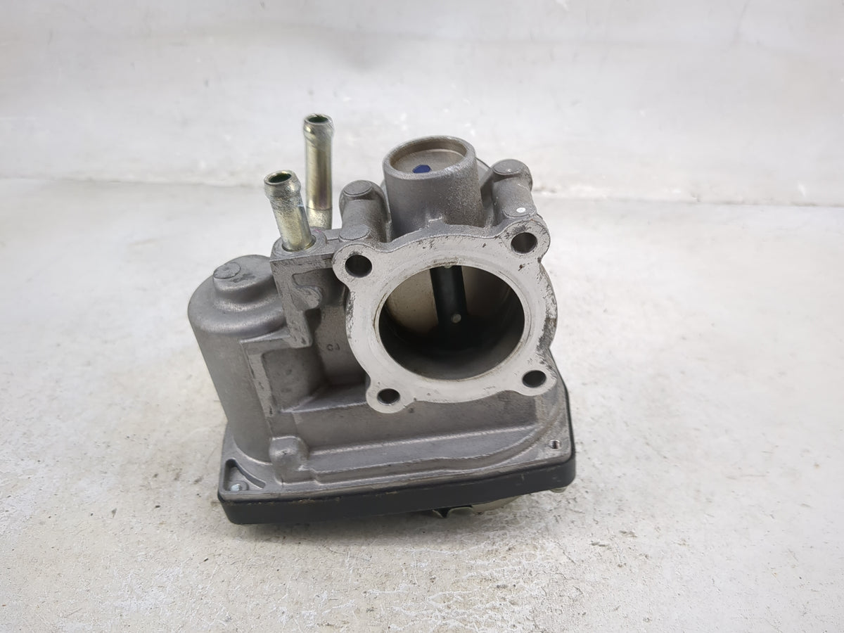 2014 Mitsubishi Mirage Throttle Body P/N:0104 Fits OEM Used Auto Parts - Oemusedautoparts1.com
