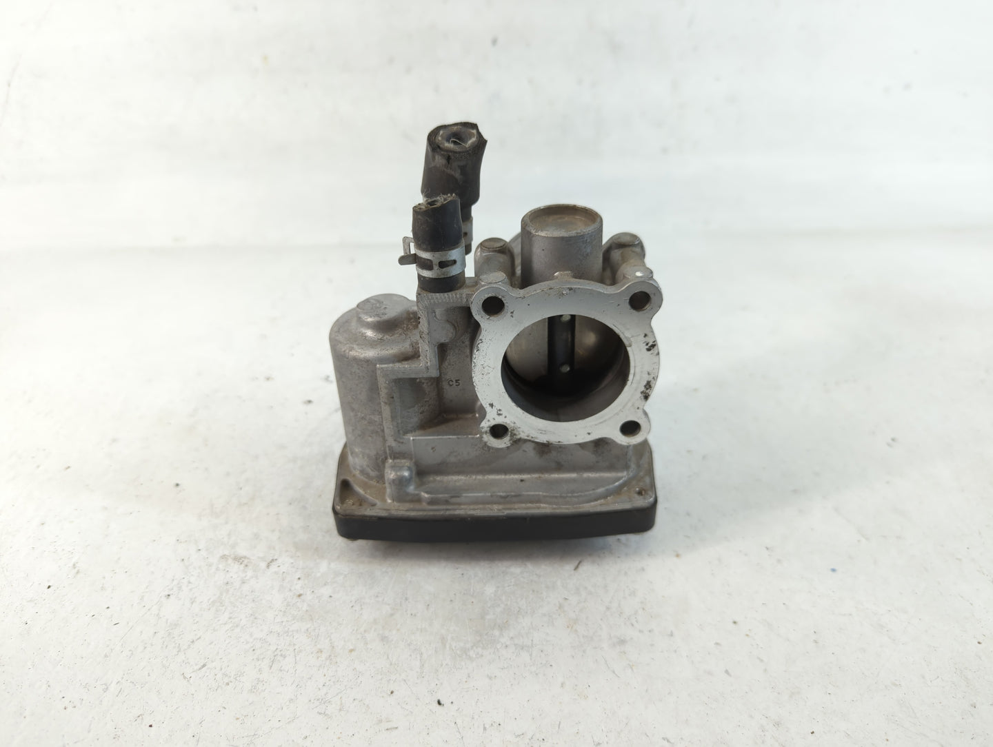2014 Mitsubishi Mirage Throttle Body P/N:0721 0145 40005 Fits OEM Used Auto Parts - Oemusedautoparts1.com