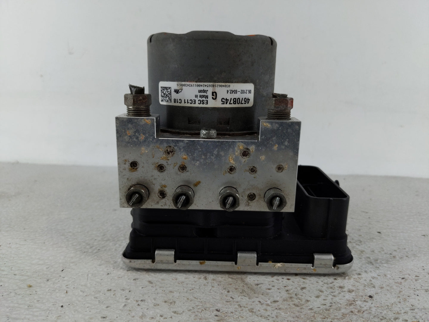 2020 Mitsubishi Outlander ABS Pump Control Module Replacement P/N:4670B745 Fits OEM Used Auto Parts - Oemusedautoparts1.com