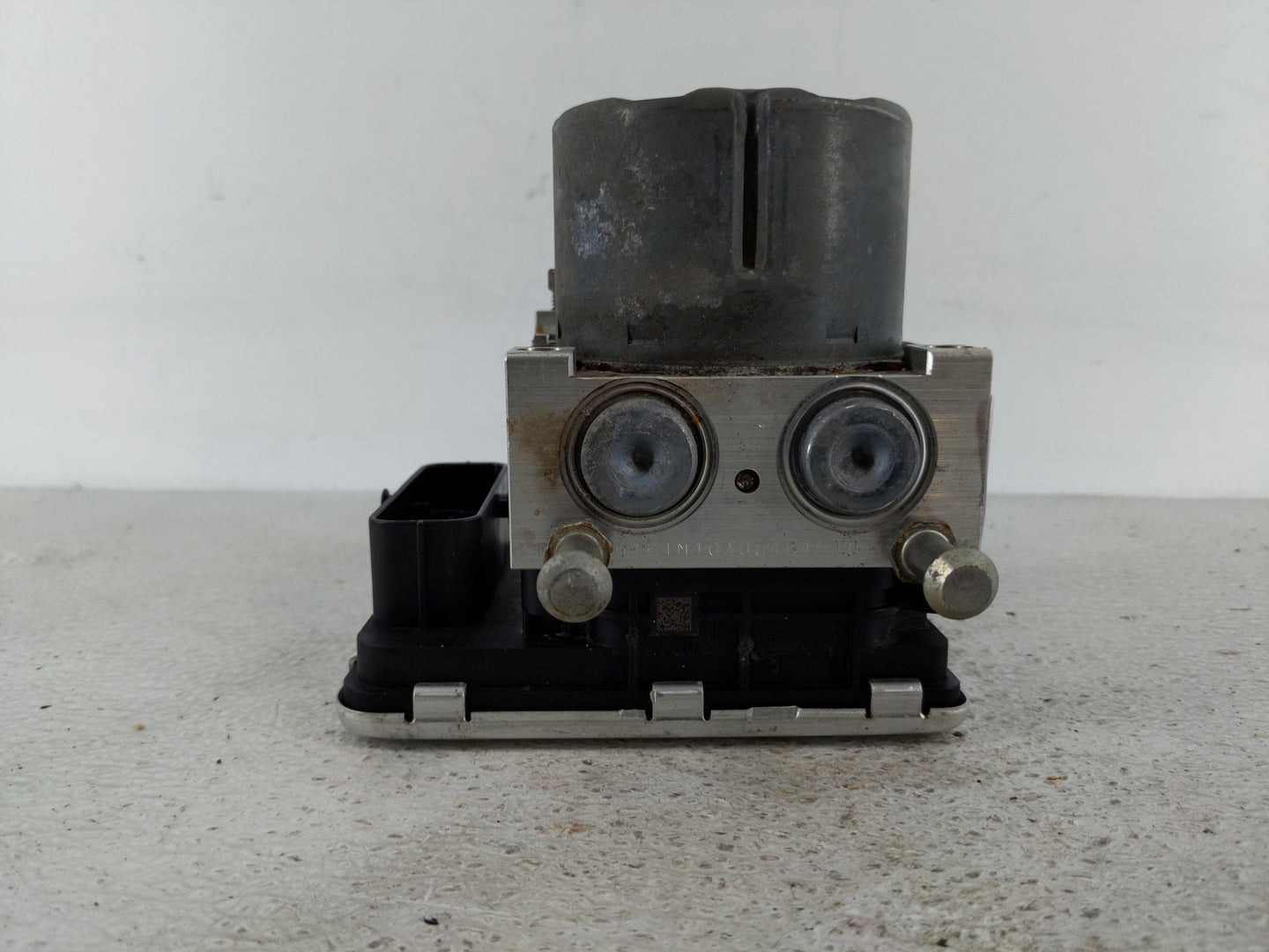 2020 Mitsubishi Outlander ABS Pump Control Module Replacement P/N:4670B745 Fits OEM Used Auto Parts - Oemusedautoparts1.com