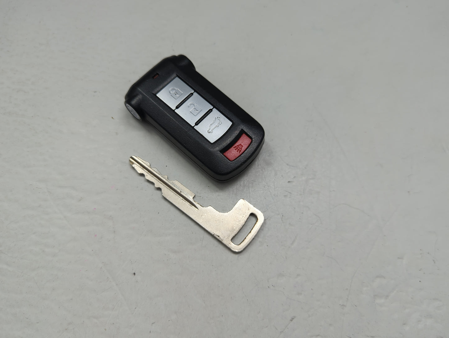 Mitsubishi Outlander Keyless Entry Remote Fob OUC644M-KEY-N G8D-644M-KEY-M - Oemusedautoparts1.com