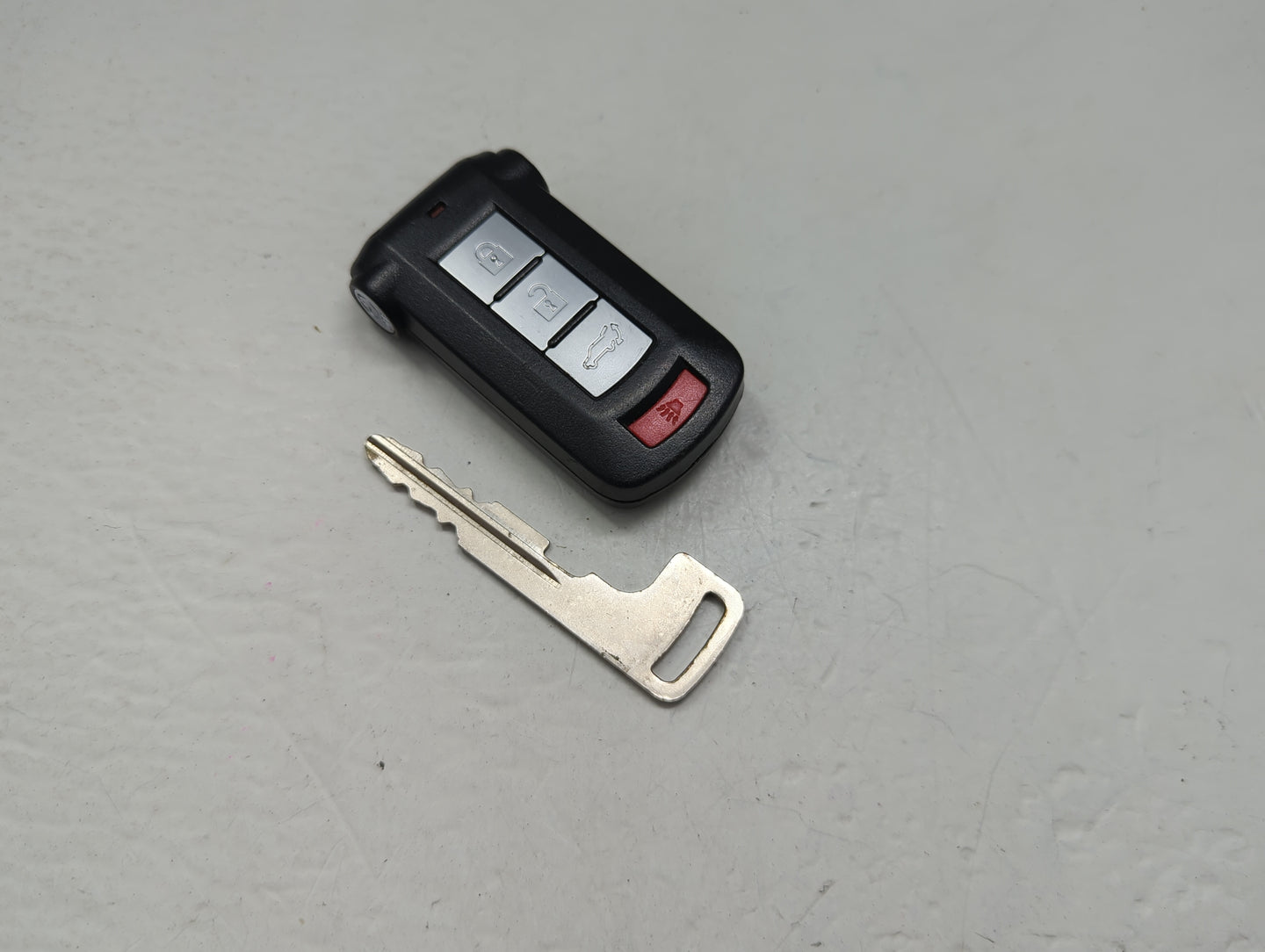 Mitsubishi Outlander Keyless Entry Remote Fob OUC644M-KEY-N G8D-644M-KEY-M - Oemusedautoparts1.com