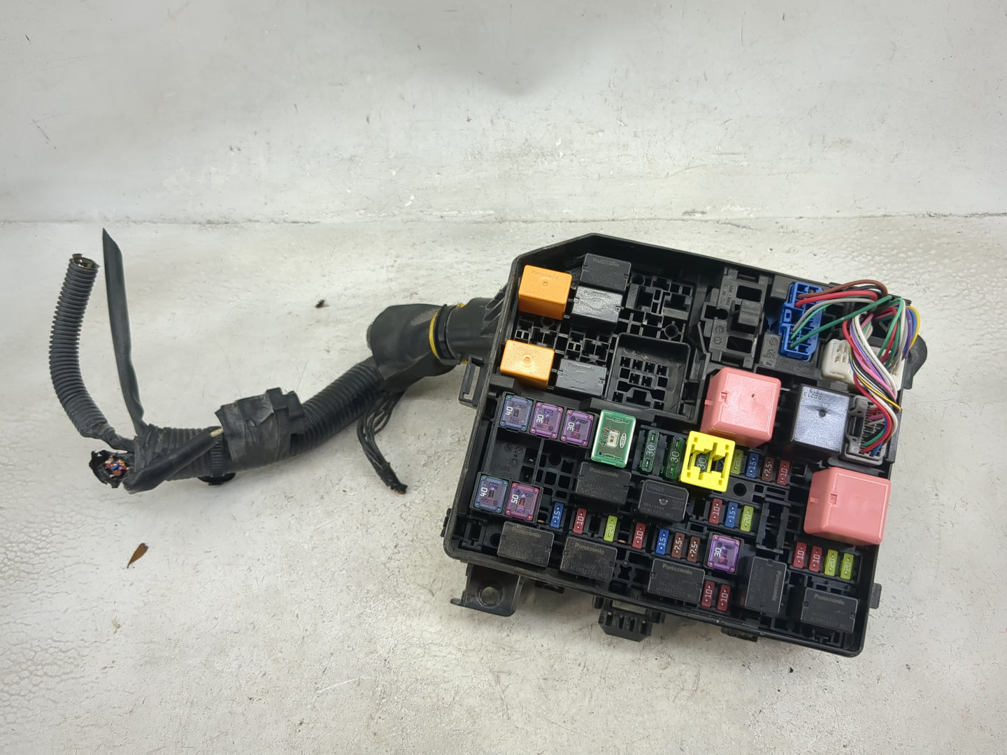 2014-2016 Mitsubishi Outlander Fusebox Fuse Box Panel Relay Module Fits Fits 2014 2015 2016 OEM Used Auto Parts - Oemusedaut