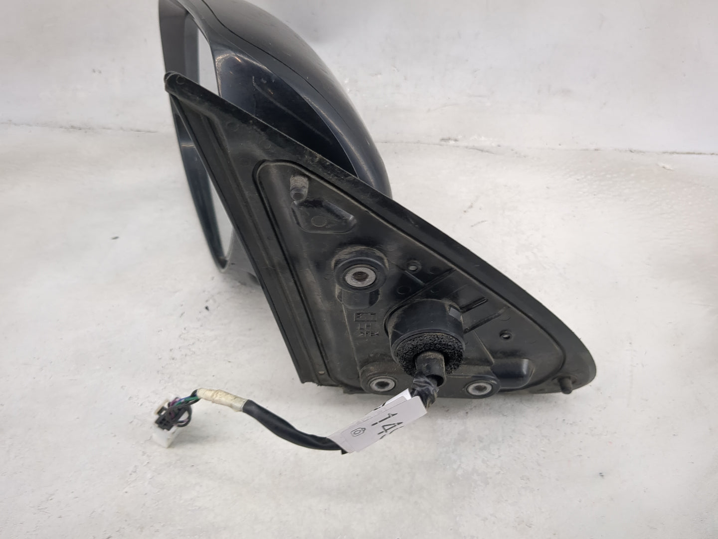 2014-2015 Mitsubishi Outlander Driver Side View Mirror - Left Door Mirror OEM Used - Oemusedautoparts1.com