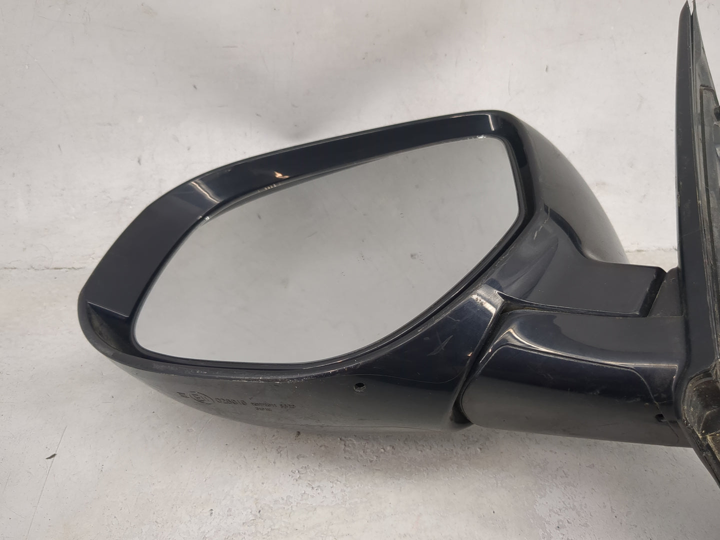 2014-2015 Mitsubishi Outlander Driver Side View Mirror - Left Door Mirror OEM Used - Oemusedautoparts1.com