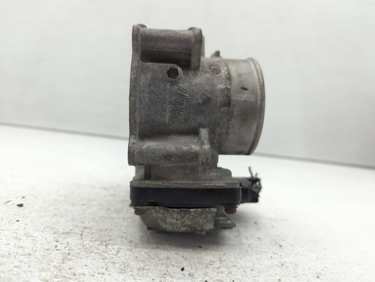 2013-2017 Mitsubishi Outlander Throttle Body Fits Fits 2013 2014 2015 2016 2017 OEM Used Auto Parts - Oemusedautoparts1.com