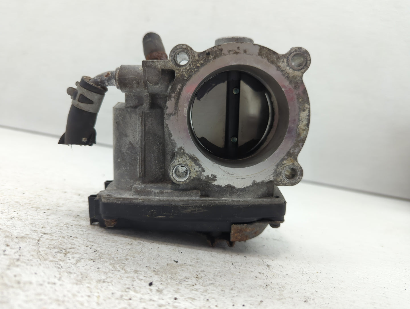 2013-2017 Mitsubishi Outlander Throttle Body Fits Fits 2013 2014 2015 2016 2017 OEM Used Auto Parts - Oemusedautoparts1.com