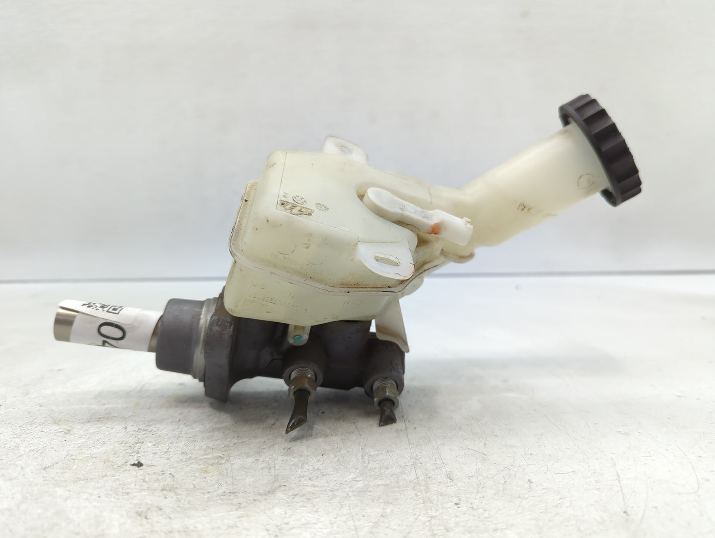 2020 Mitsubishi Outlander Brake Master Cylinder - Oemusedautoparts1.com