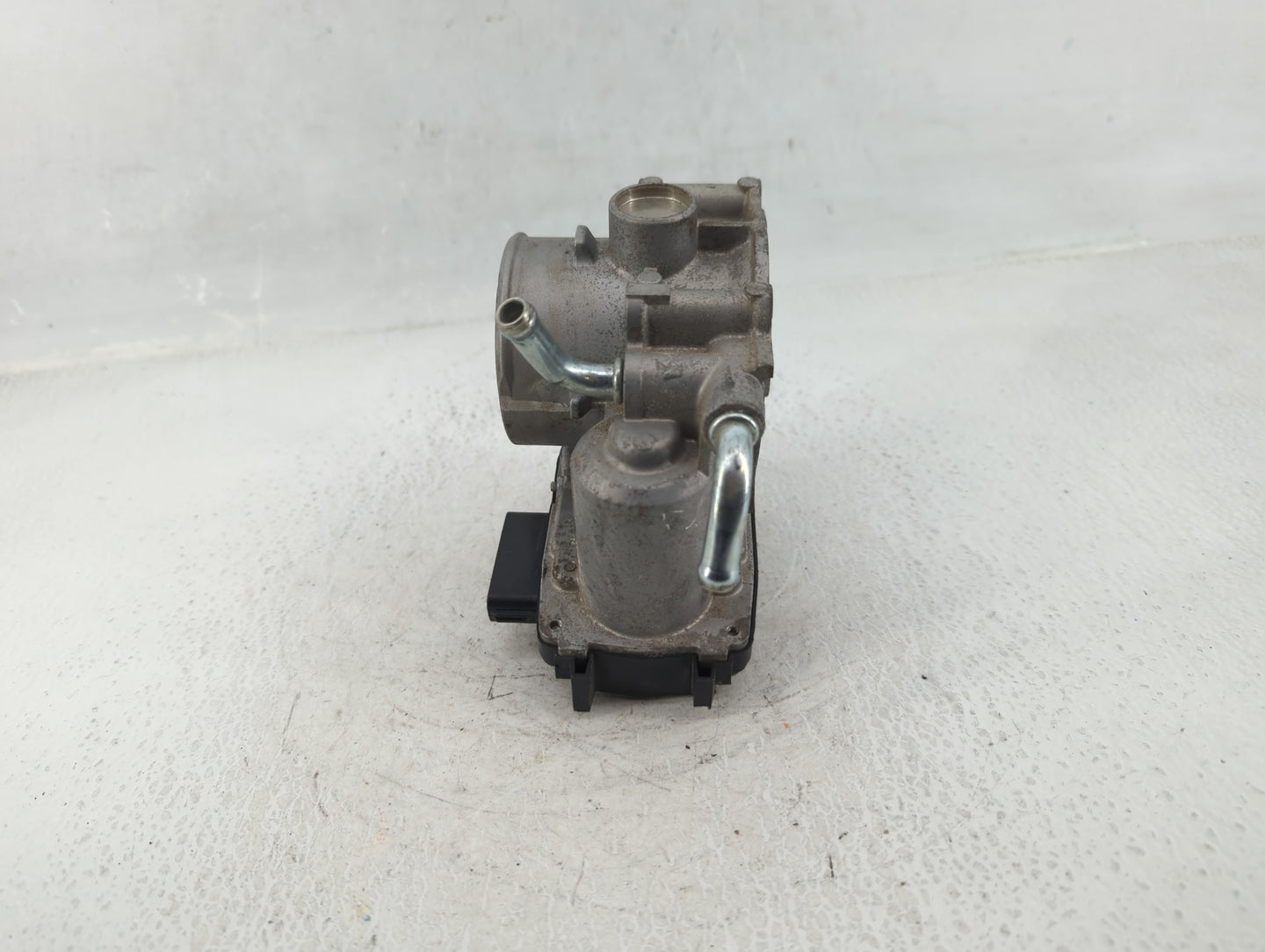 2020 Mitsubishi Outlander Throttle Body Fits OEM Used Auto Parts - Oemusedautoparts1.com