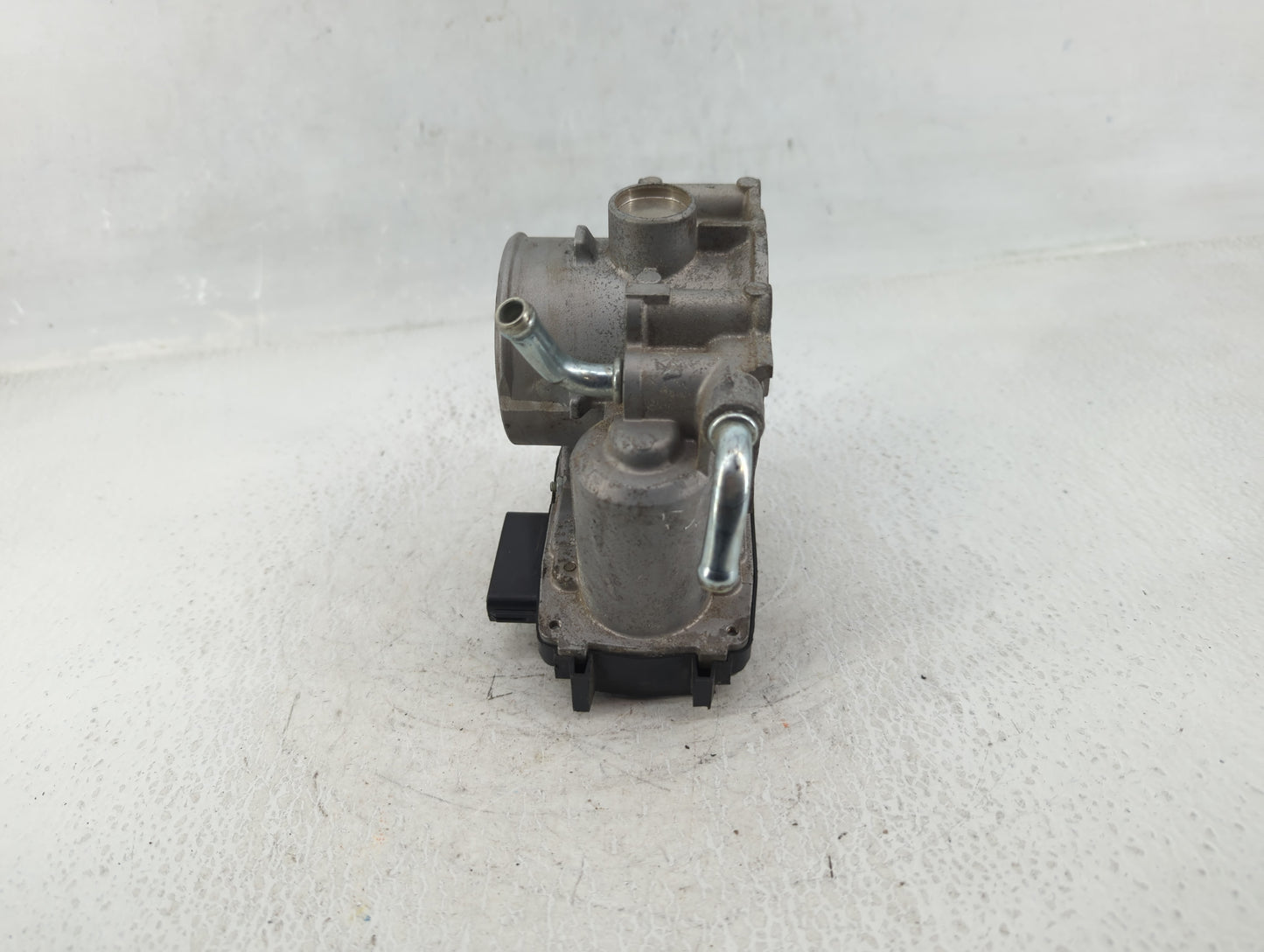 2020 Mitsubishi Outlander Throttle Body Fits OEM Used Auto Parts - Oemusedautoparts1.com