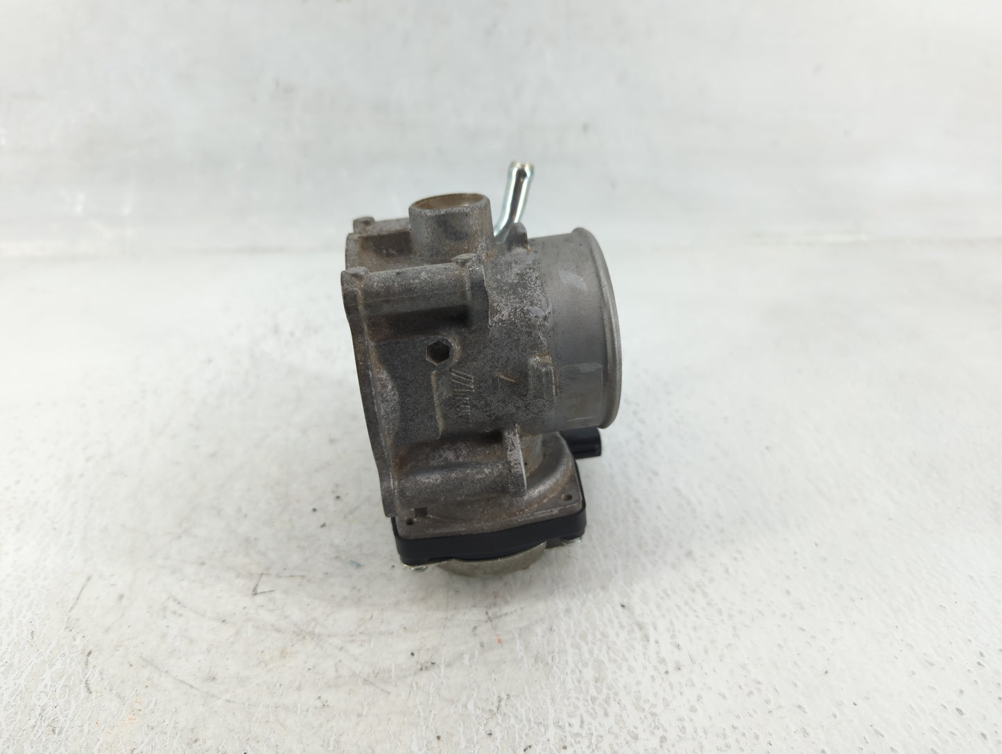 2020 Mitsubishi Outlander Throttle Body Fits OEM Used Auto Parts - Oemusedautoparts1.com
