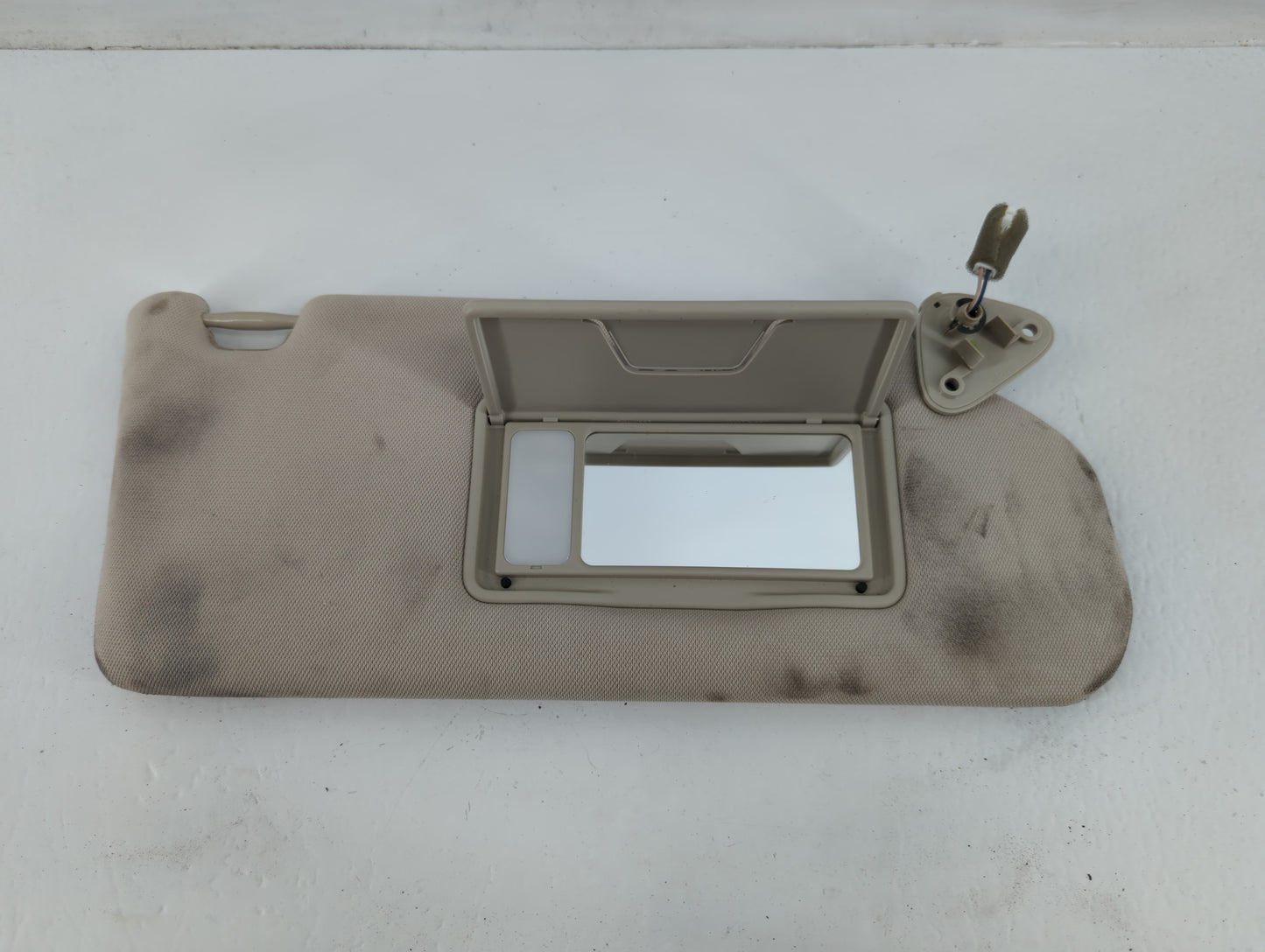 2020 Mitsubishi Outlander Sun Visor Shade Replacement Driver Left Mirror Fits OEM Used Auto Parts - Oemusedautoparts1.com