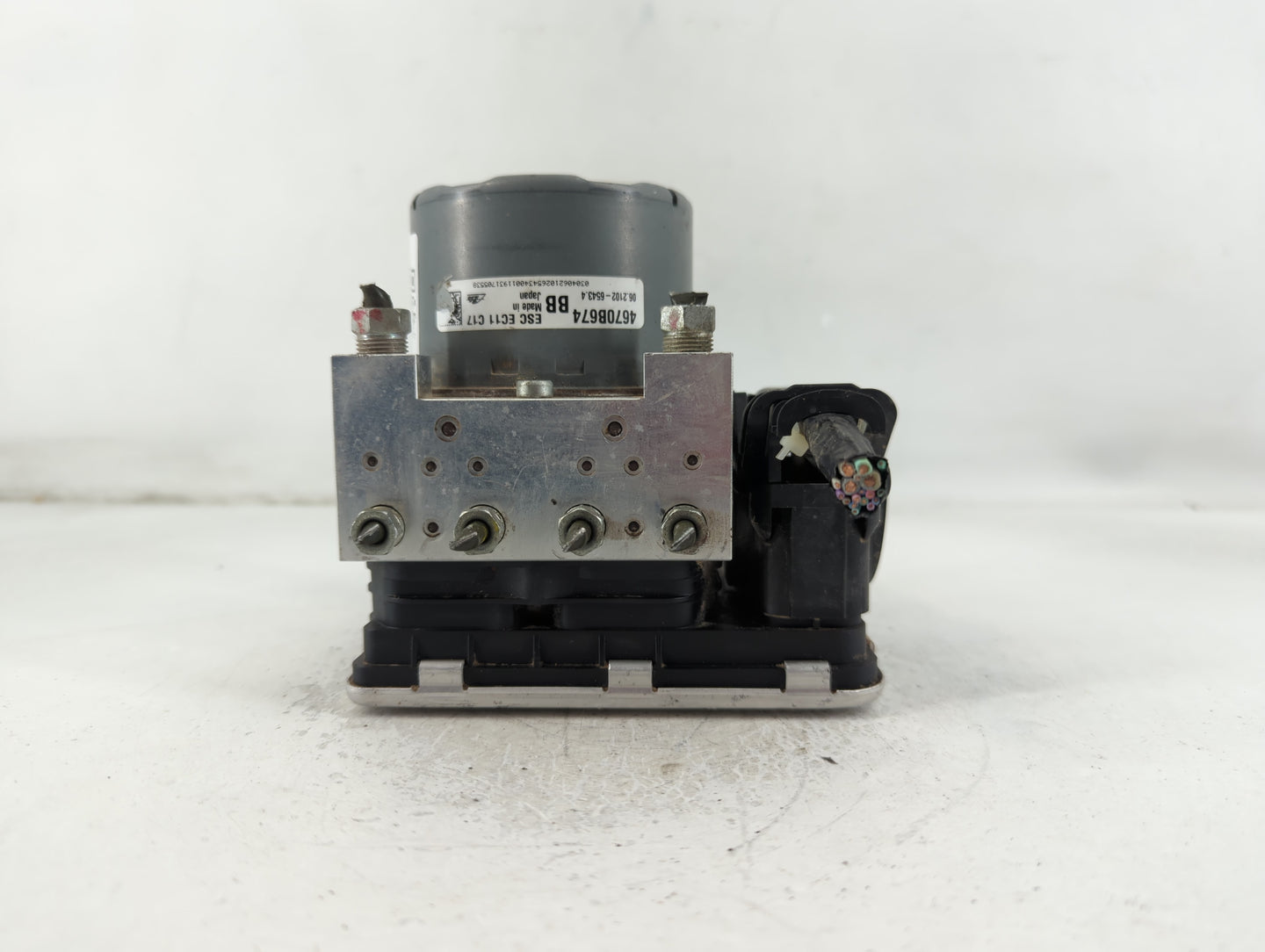 2020 Mitsubishi Outlander Sport ABS Pump Control Module Replacement P/N:4670B674 Fits OEM Used Auto Parts - Oemusedautoparts