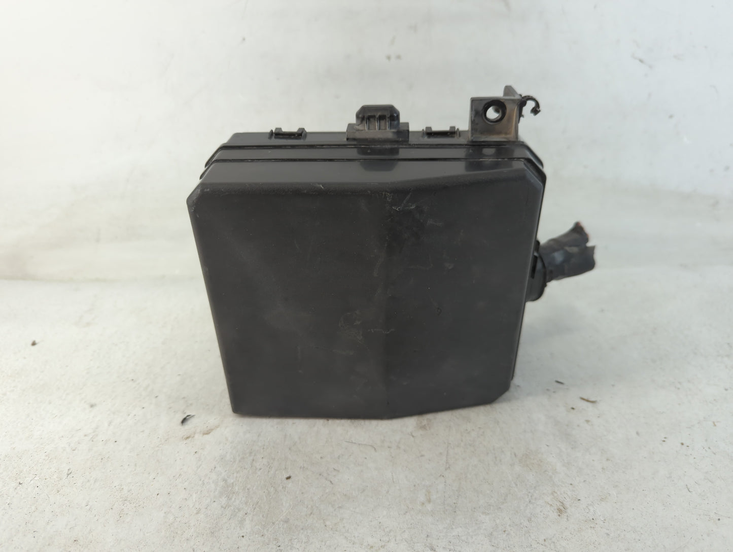 2012-2017 Mitsubishi Outlander Sport Fusebox Fuse Box Panel Relay Module P/N:8565A513 Fits Fits 2012 2013 2014 2015 2016 201