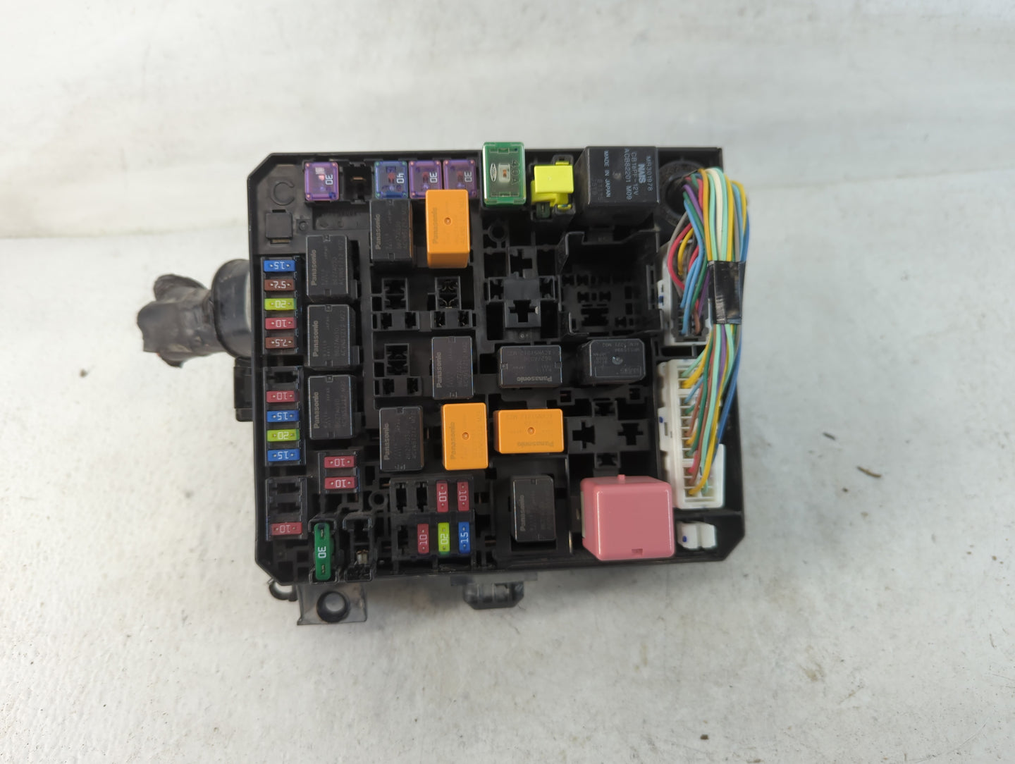 2012-2017 Mitsubishi Outlander Sport Fusebox Fuse Box Panel Relay Module P/N:8565A513 Fits Fits 2012 2013 2014 2015 2016 201