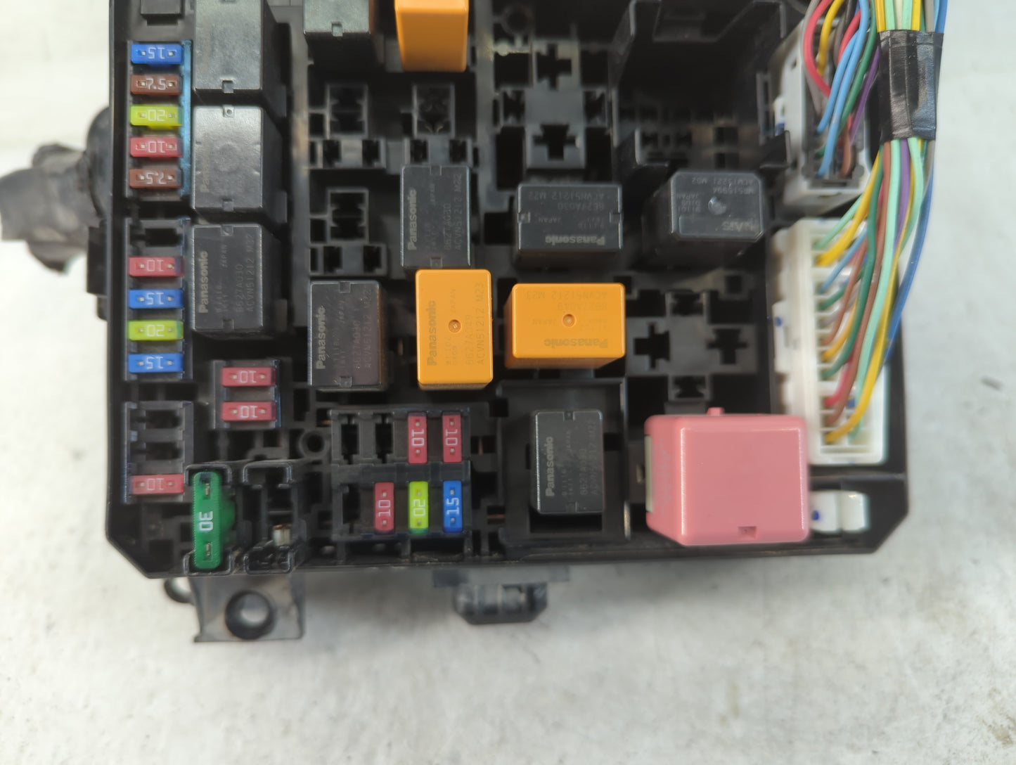 2012-2017 Mitsubishi Outlander Sport Fusebox Fuse Box Panel Relay Module P/N:8565A513 Fits Fits 2012 2013 2014 2015 2016 201