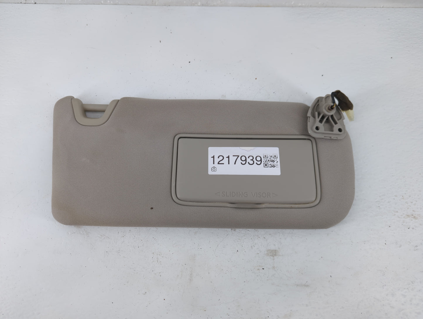 2019-2020 Nissan Altima Sun Visor Shade Replacement Passenger Right Mirror Fits Fits 2019 2020 OEM Used Auto Parts - Oemused