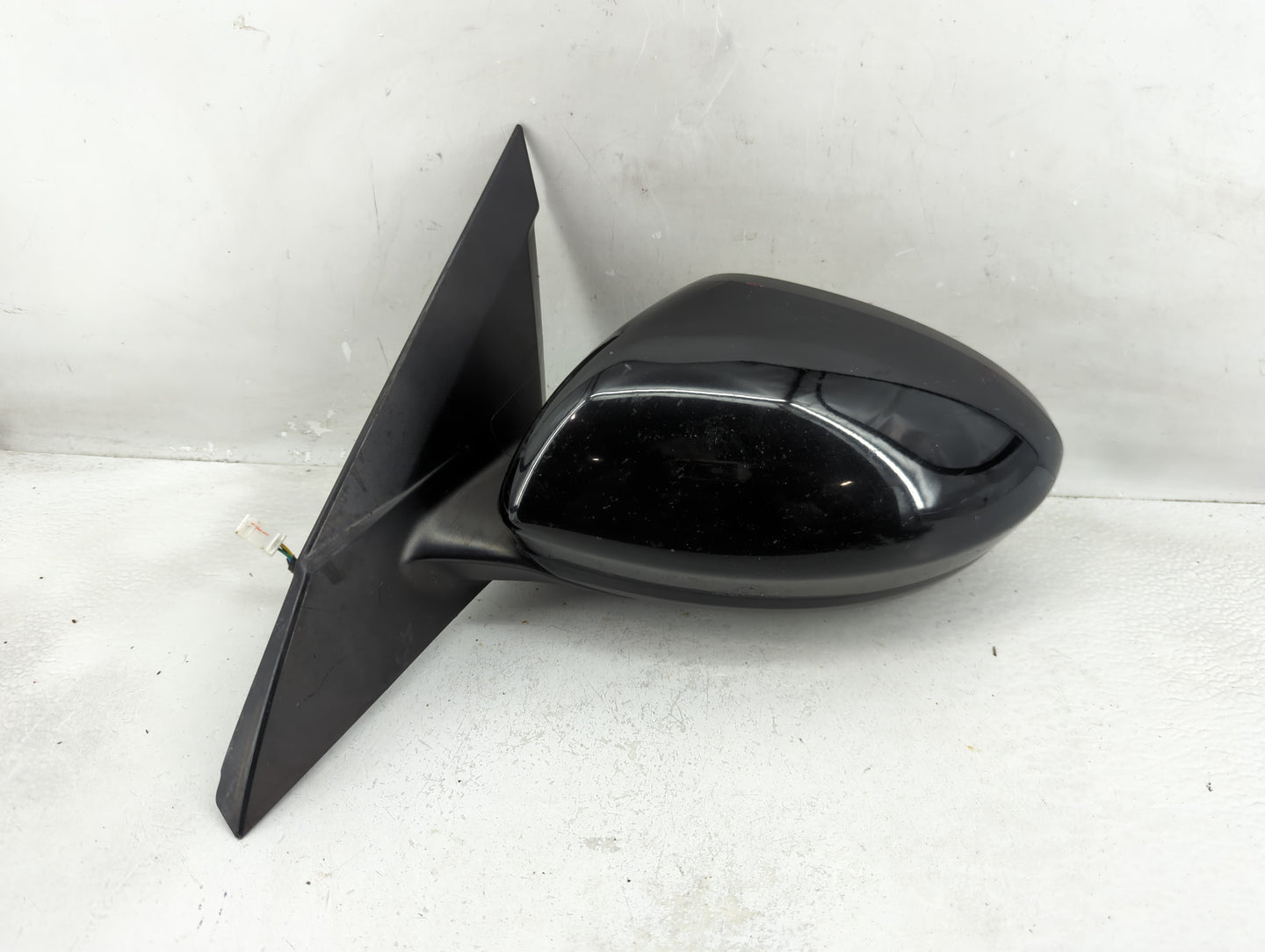 2020 Nissan Altima Driver Side View Mirror - Left Door Mirror OEM Used - Oemusedautoparts1.com