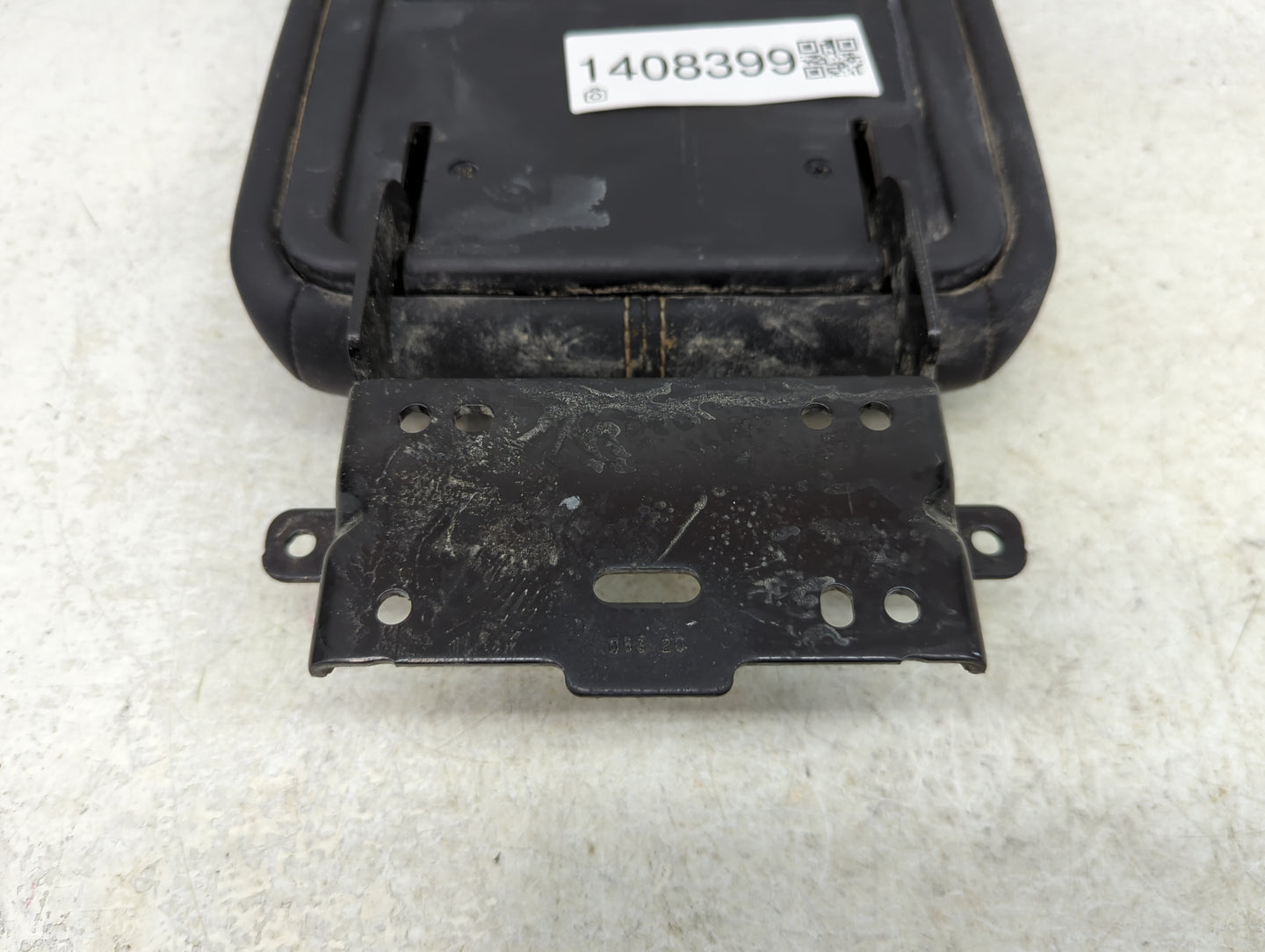 2020 Nissan Altima Center Console Armrest Cover Lid Fits OEM Used Auto Parts - Oemusedautoparts1.com