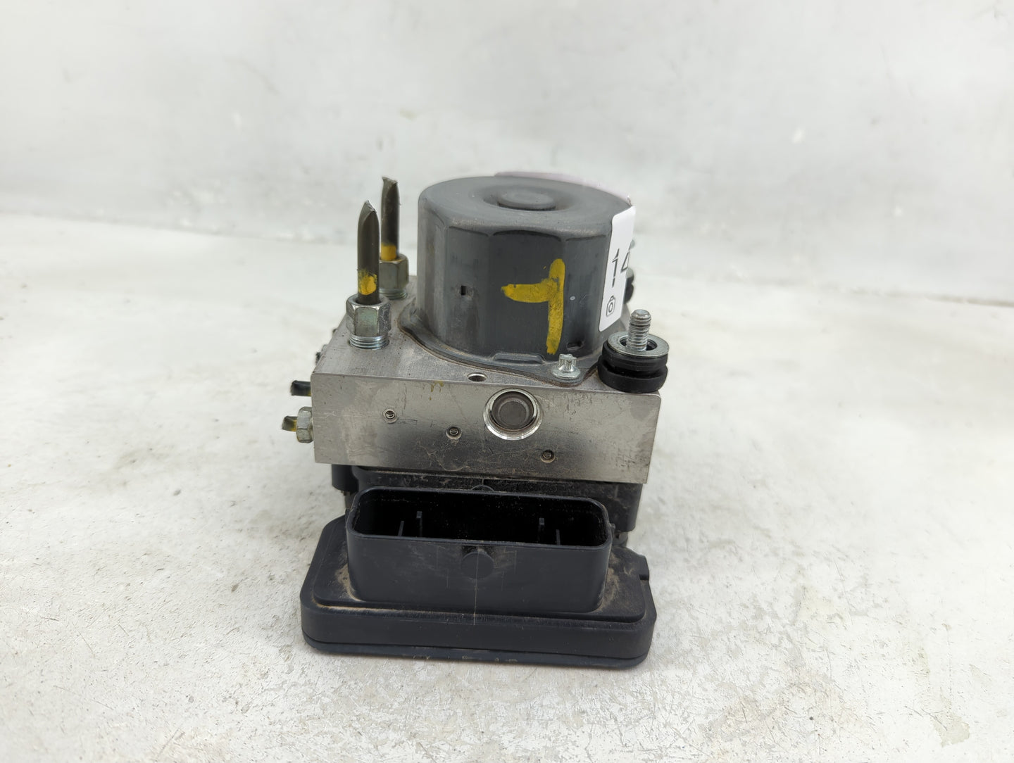 2019-2020 Nissan Altima ABS Pump Control Module Replacement P/N:47660 6CD0A Fits Fits 2019 2020 OEM Used Auto Parts - Oemuse