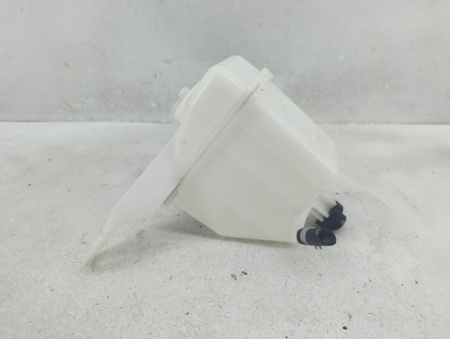 2019-2022 Nissan Altima Radiator Coolant Overflow Expansion Tank Bottle 1410380 - Oemusedautoparts1.com