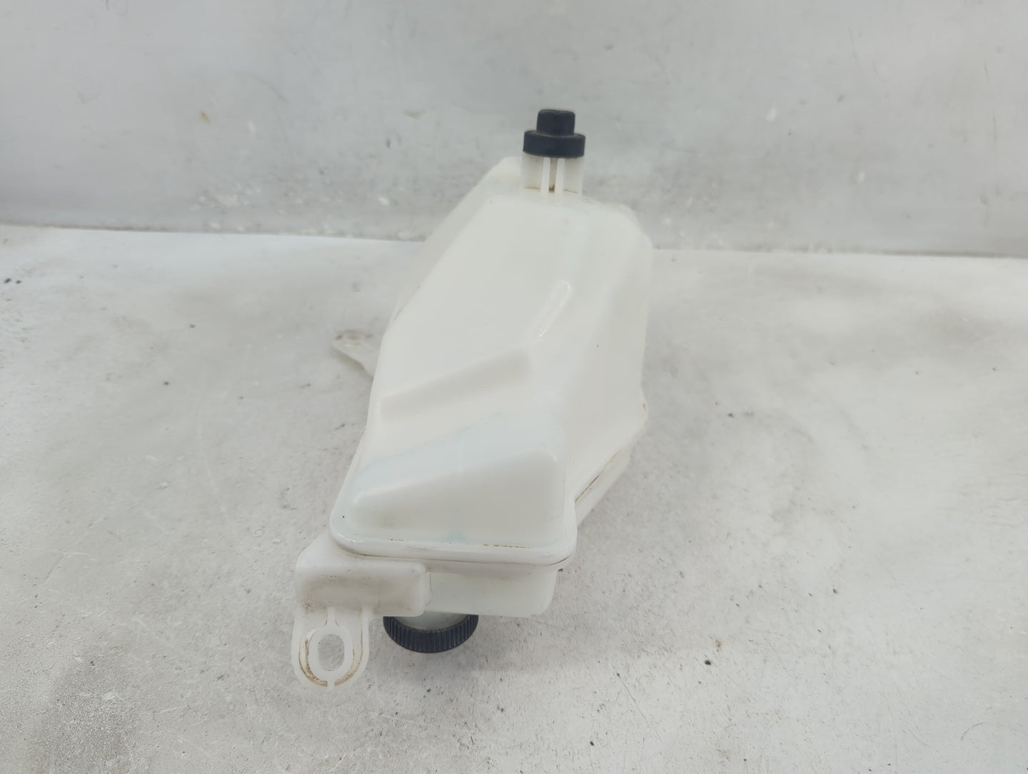 2019-2022 Nissan Altima Radiator Coolant Overflow Expansion Tank Bottle 1410380 - Oemusedautoparts1.com