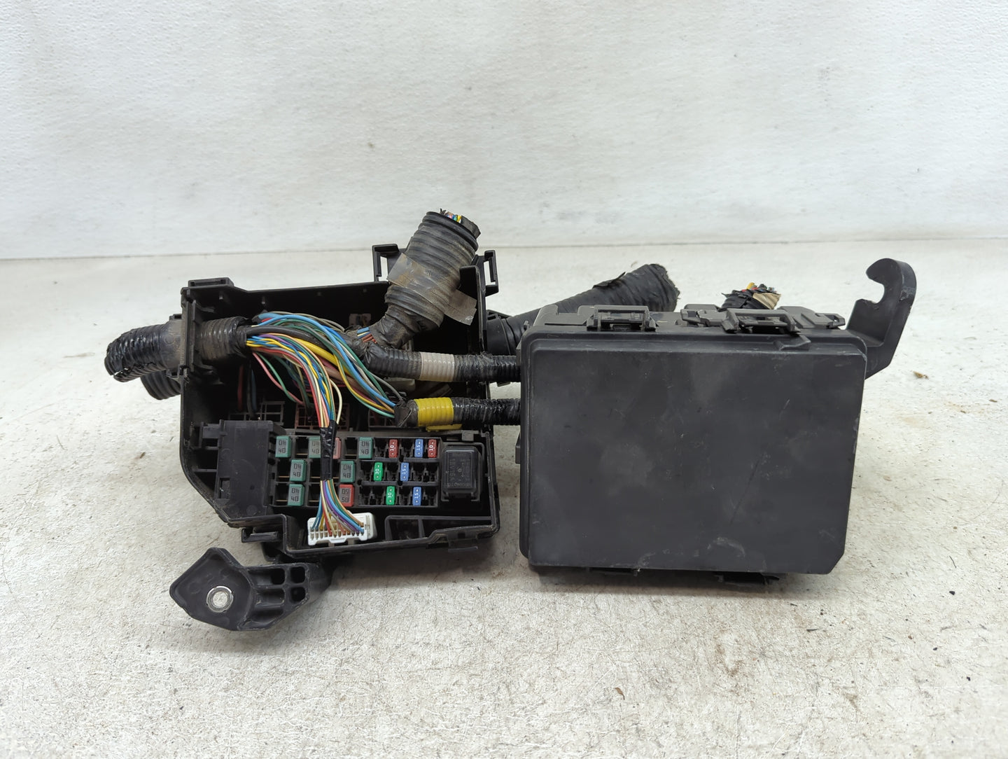 2019-2022 Nissan Altima Fusebox Fuse Box Panel Relay Module Fits Fits 2019 2020 2021 2022 OEM Used Auto Parts - Oemusedautop