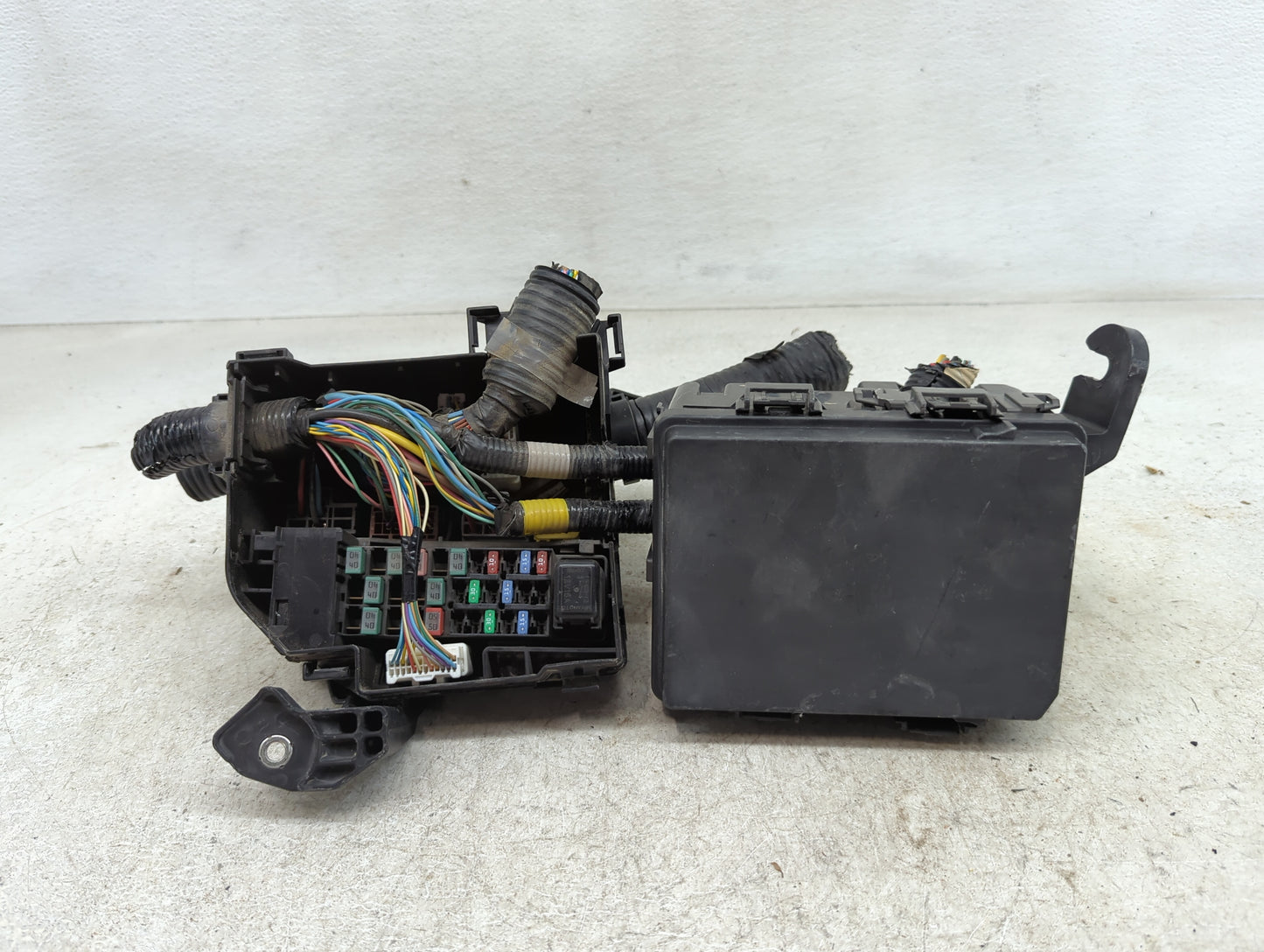 2019-2022 Nissan Altima Fusebox Fuse Box Panel Relay Module Fits Fits 2019 2020 2021 2022 OEM Used Auto Parts - Oemusedautop