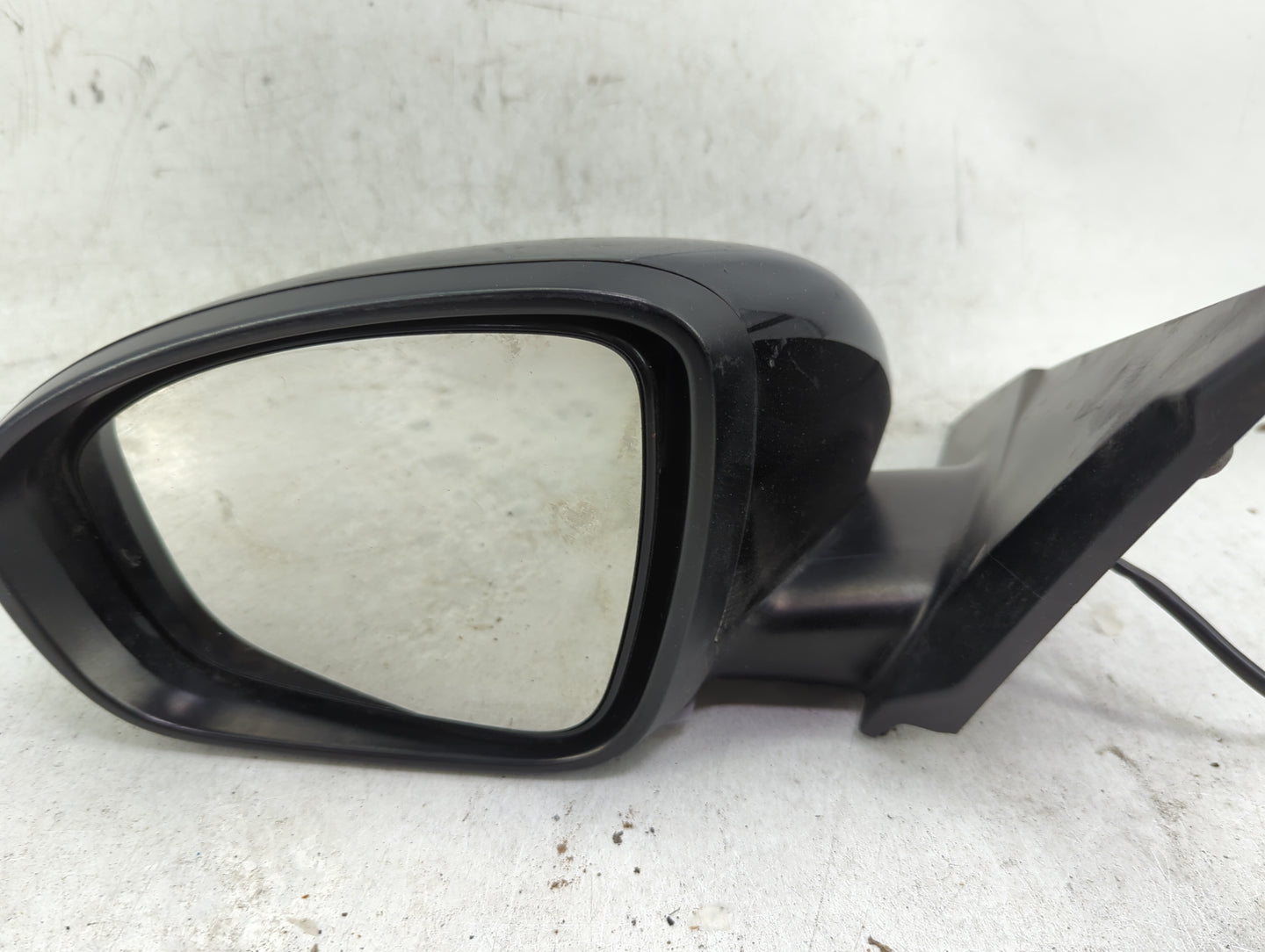 2019-2022 Nissan Altima Driver Side View Mirror - Left Door Mirror OEM Used - Oemusedautoparts1.com